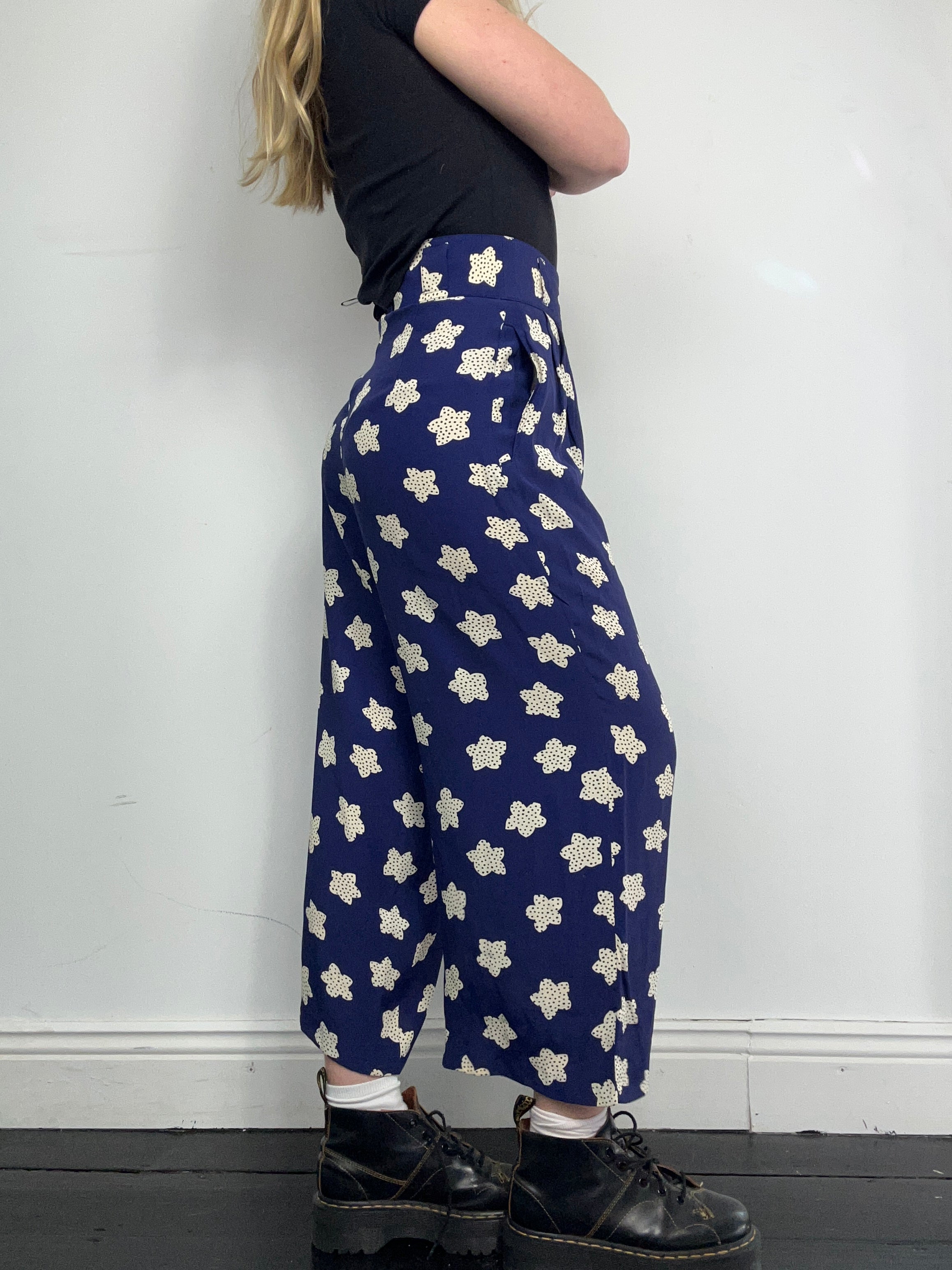 Navy Floral Wide Leg Pants Size 6