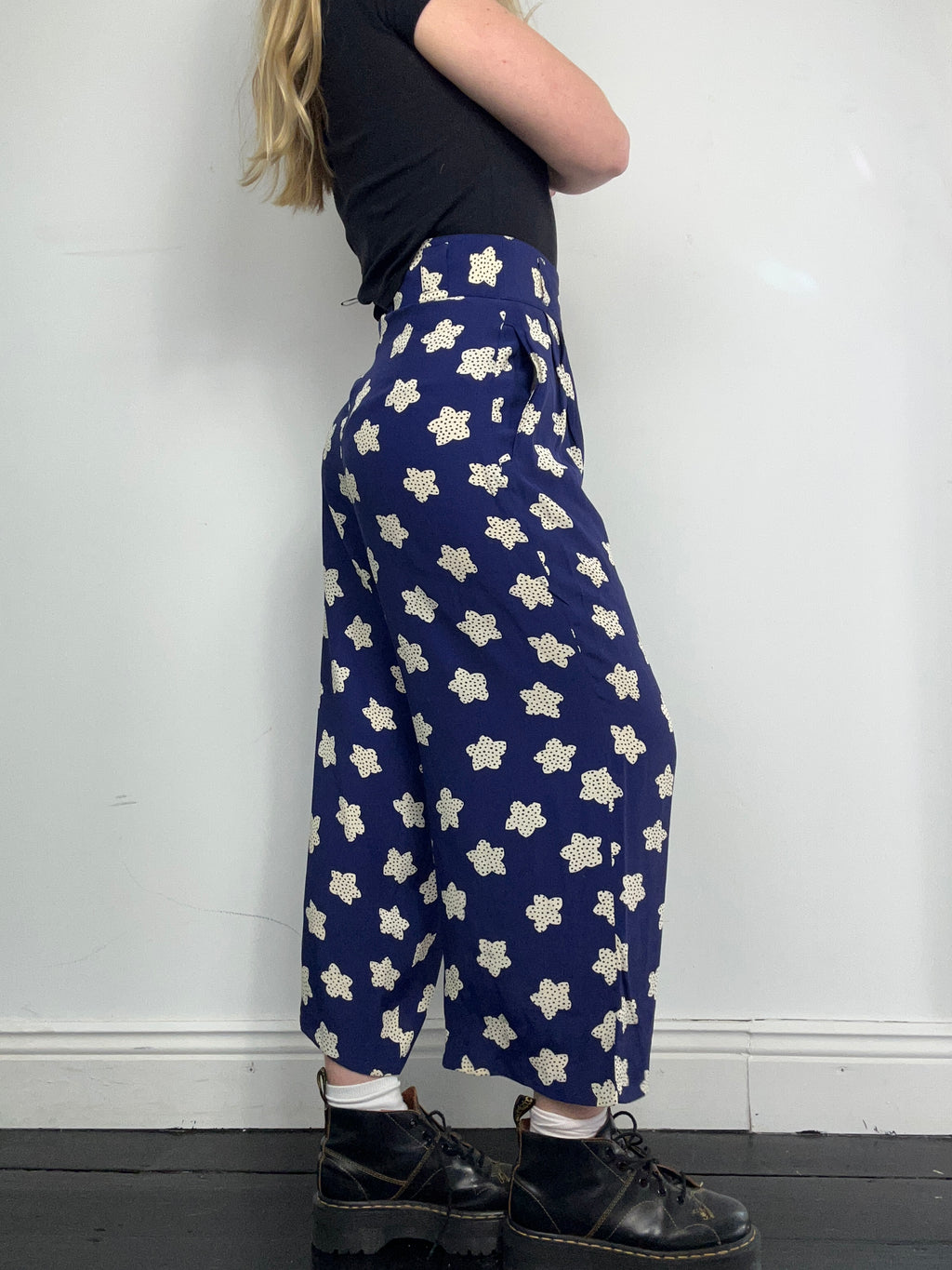 Navy Floral Wide Leg Pants Size 6