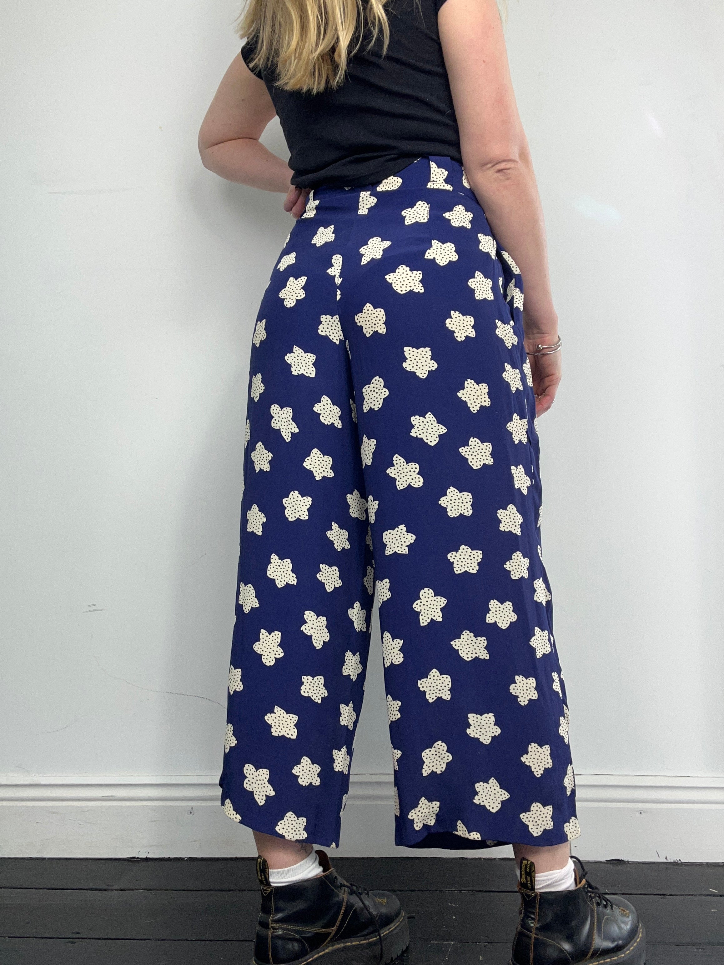 Navy Floral Wide Leg Pants Size 6
