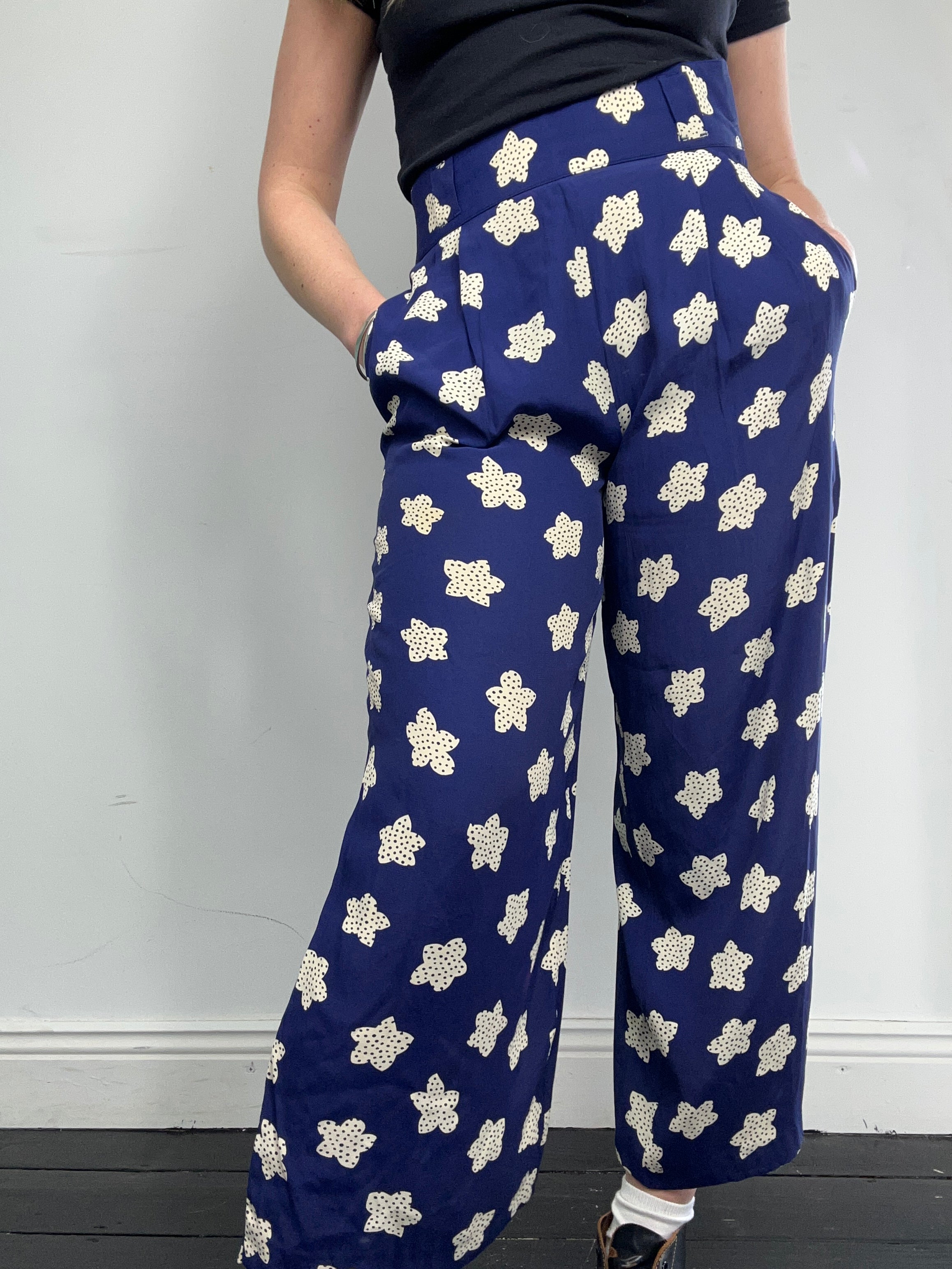 Navy Floral Wide Leg Pants Size 6