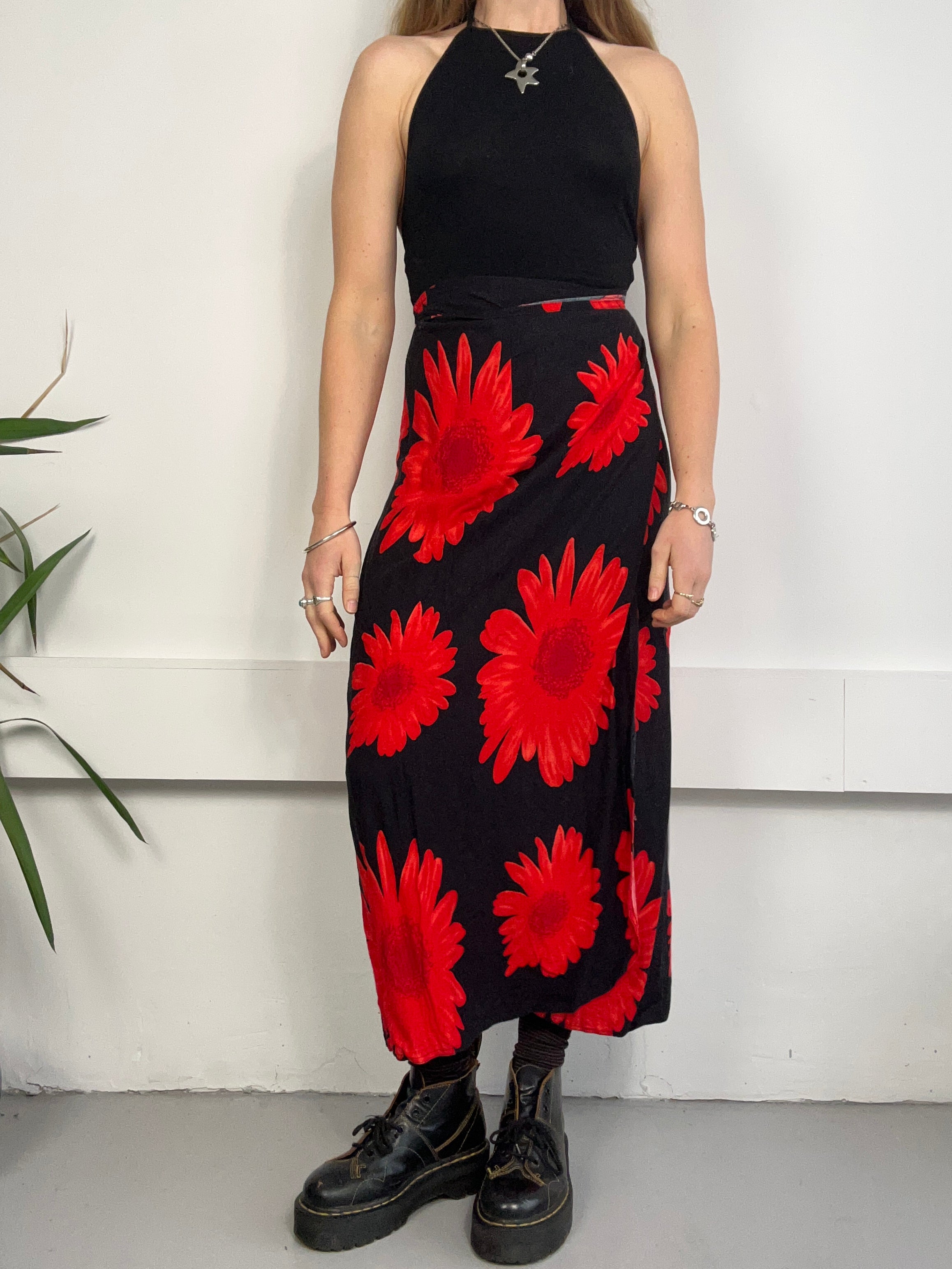 Red Daisy print Wrap Skirt Size 8/10/12