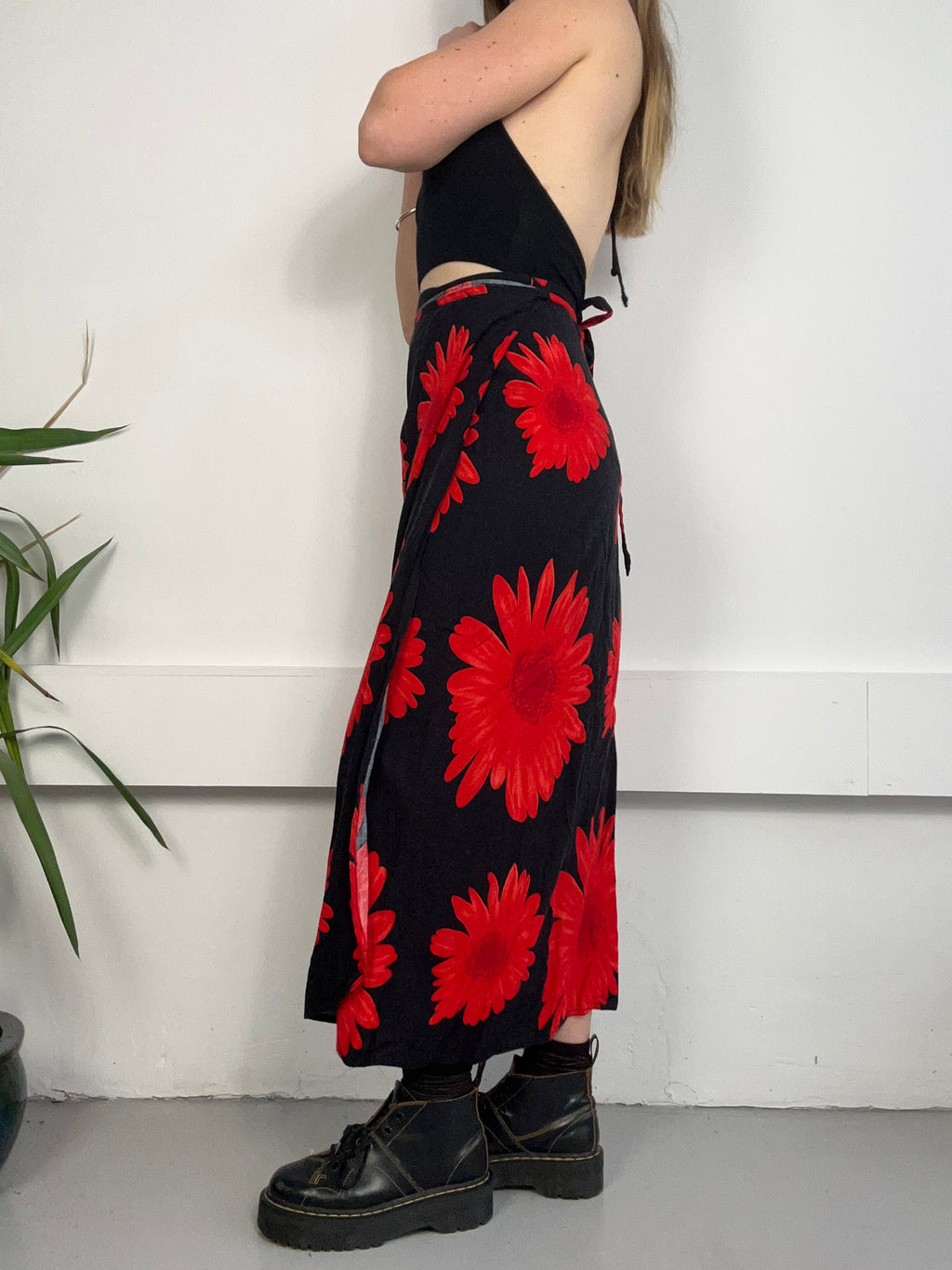 Red Daisy print Wrap Skirt Size 8/10/12