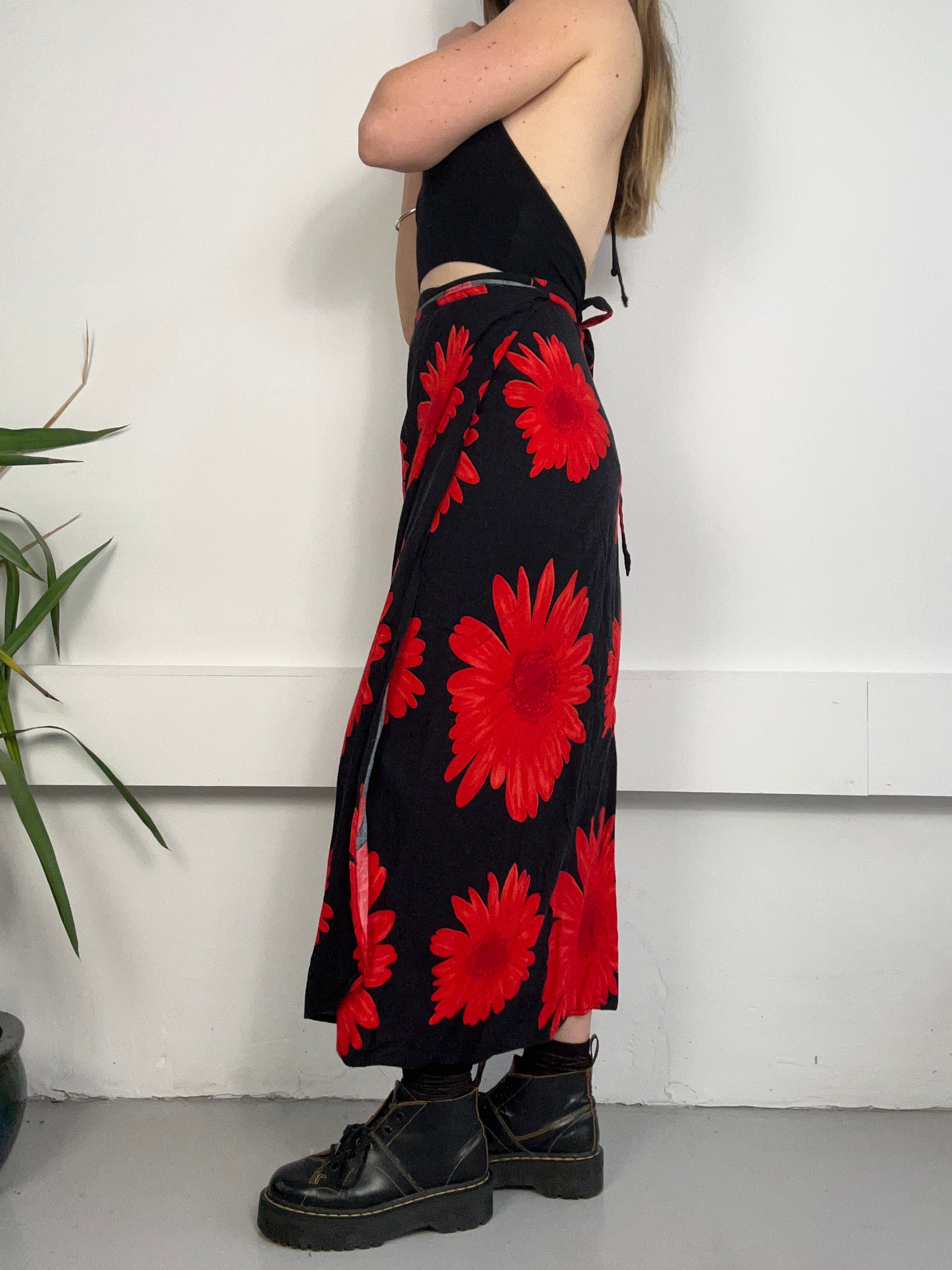 Red Daisy print Wrap Skirt Size 8/10/12