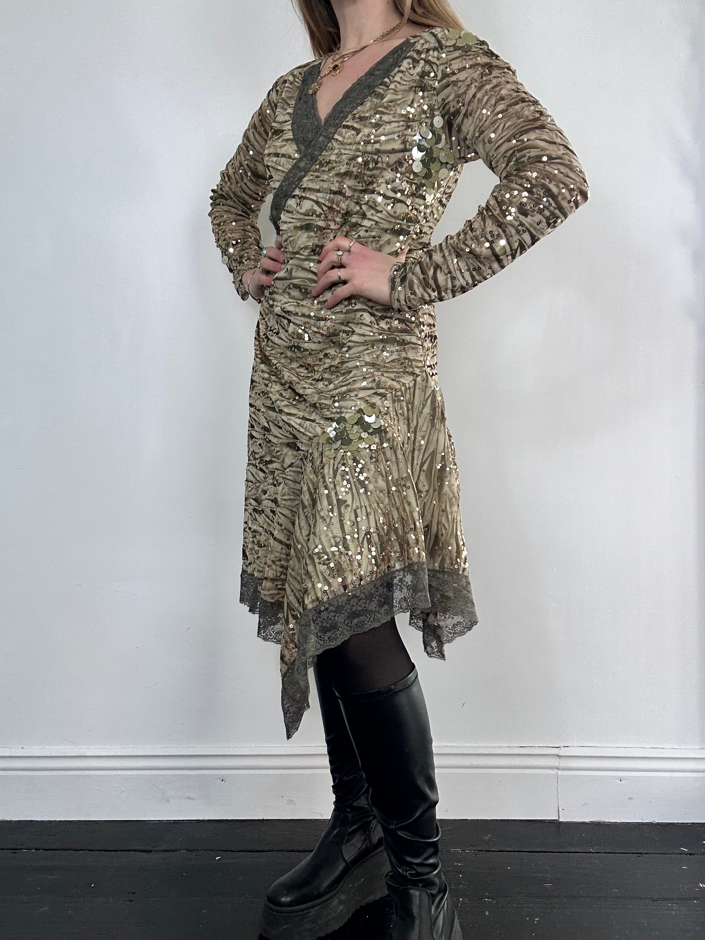 V neck Sequin Mesh Dress Size 12