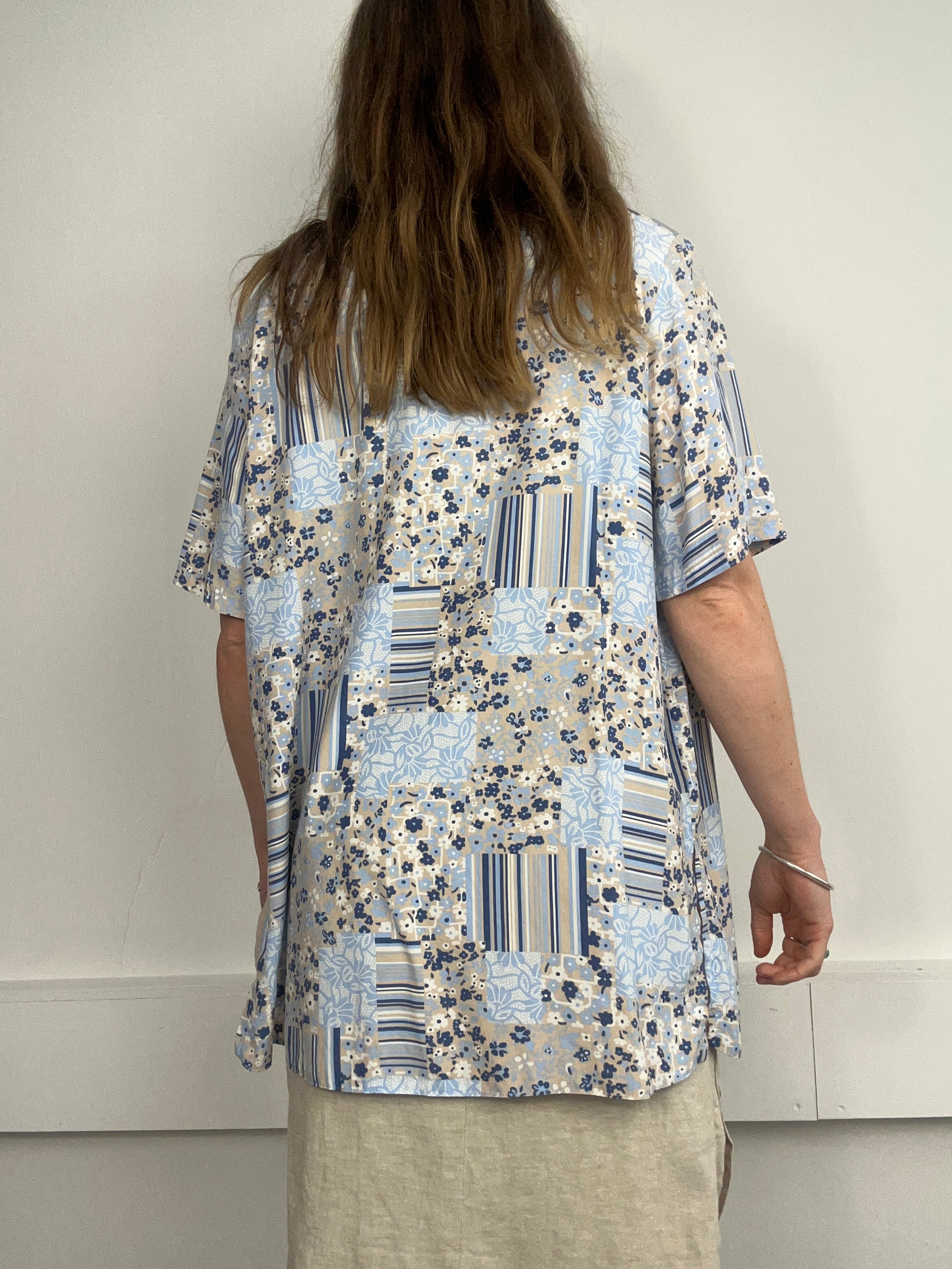 Floral Baby Blue 90's Shirt Size L