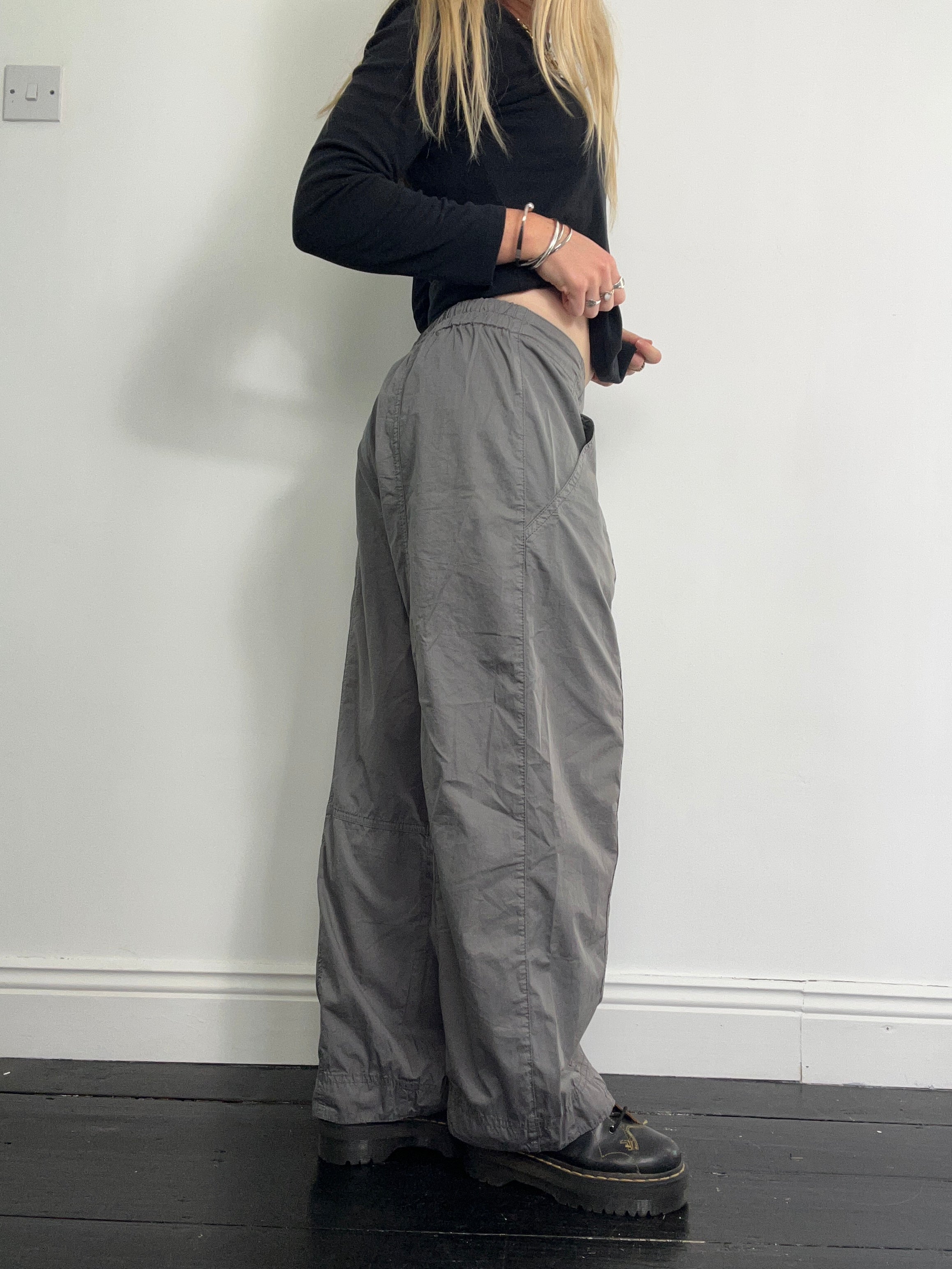 Baggie 90's Grey Parachute pants Size 30" Waist