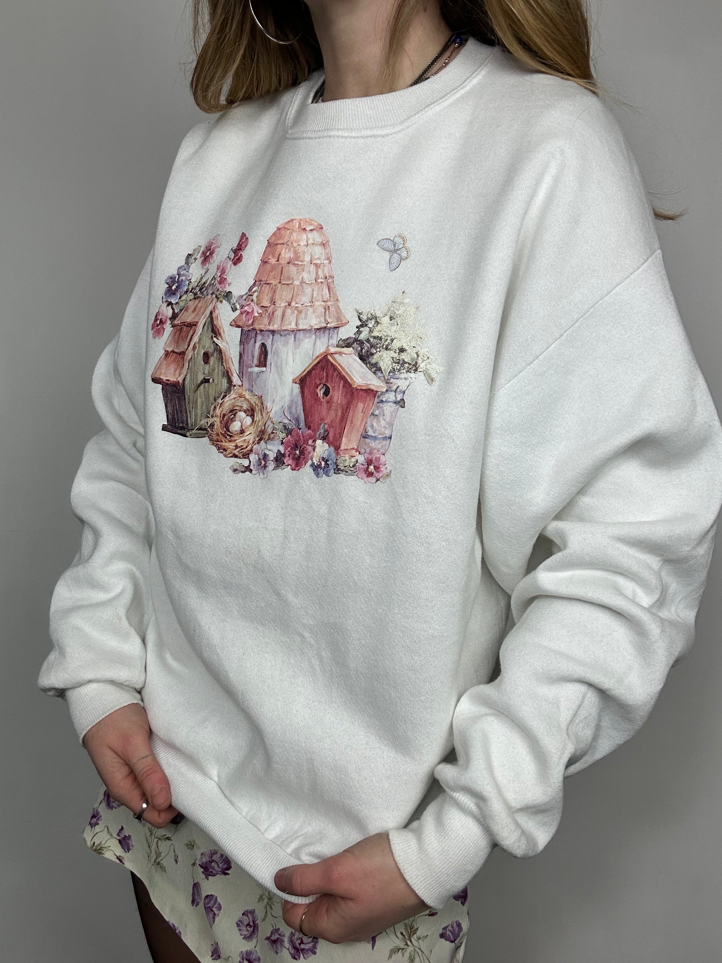 White 90's House Print Sweater Size S