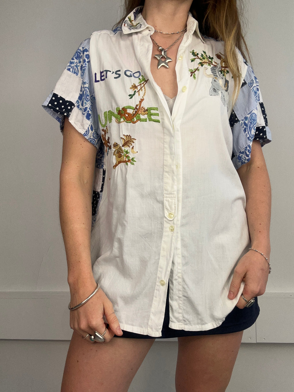 Jungle 90's Embroidered Shirt Size 12