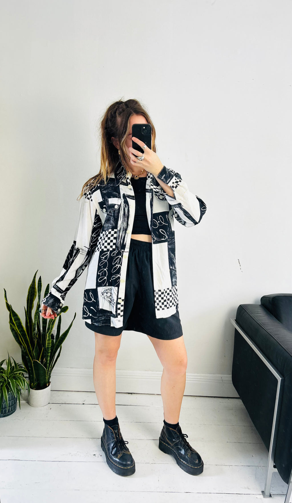 monochrome 80's Shirt Size M