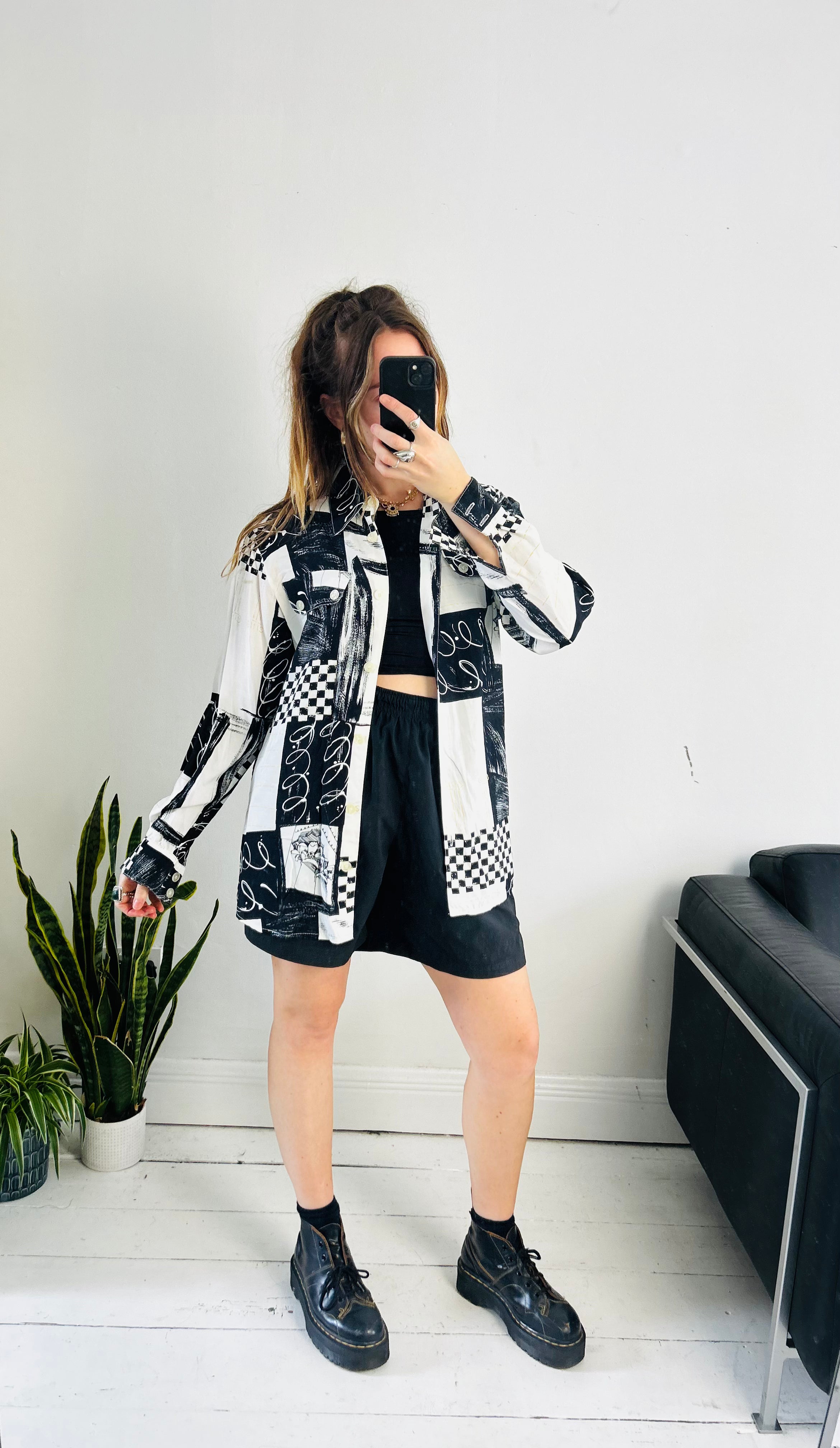 monochrome 80's Shirt Size M