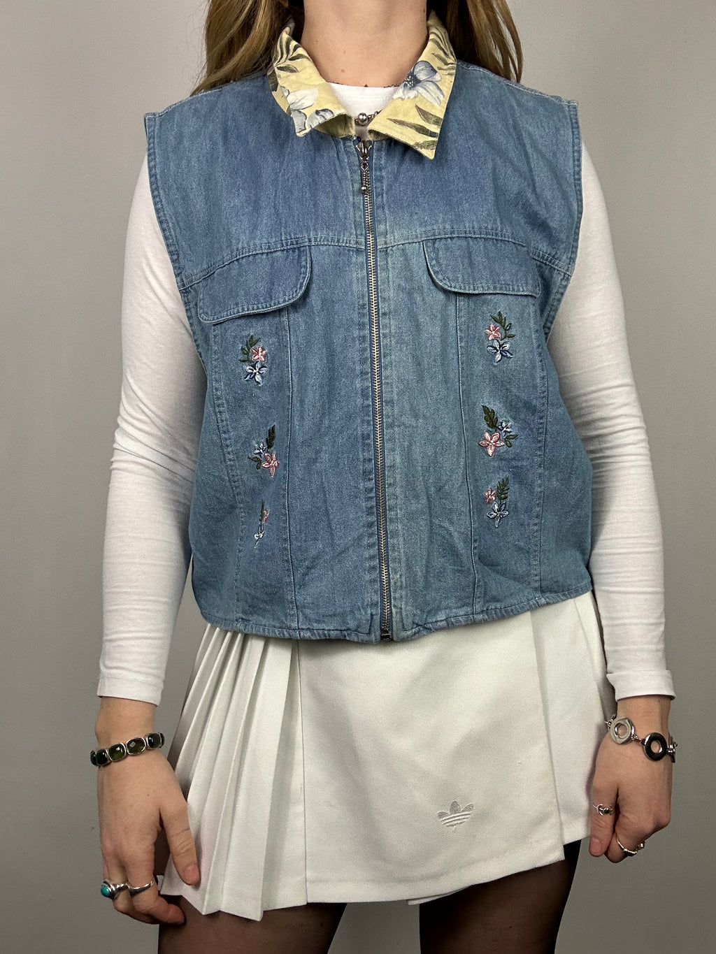 Denim Embroidered 90's Vest Size 12