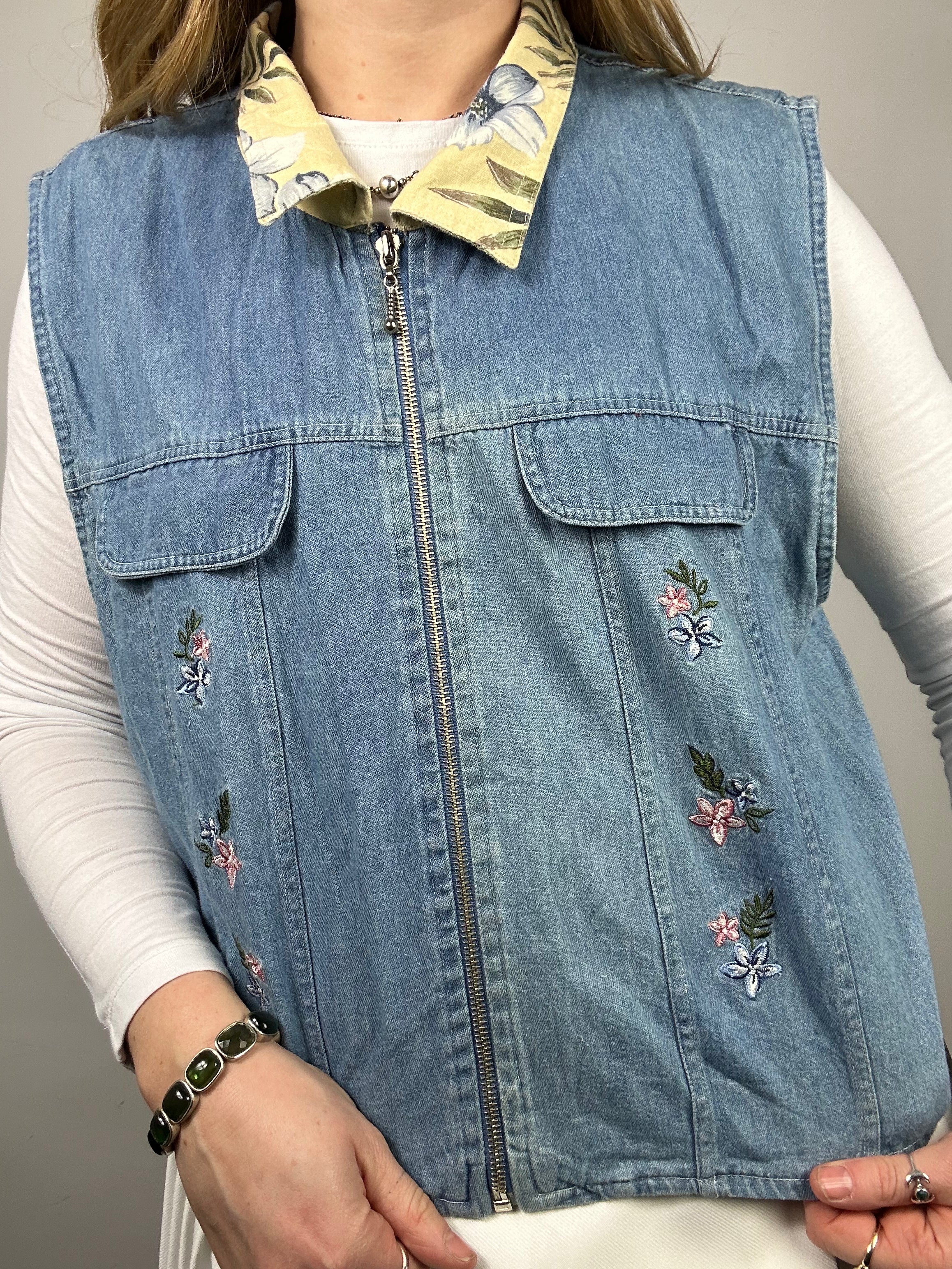 Denim Embroidered 90's Vest Size 12