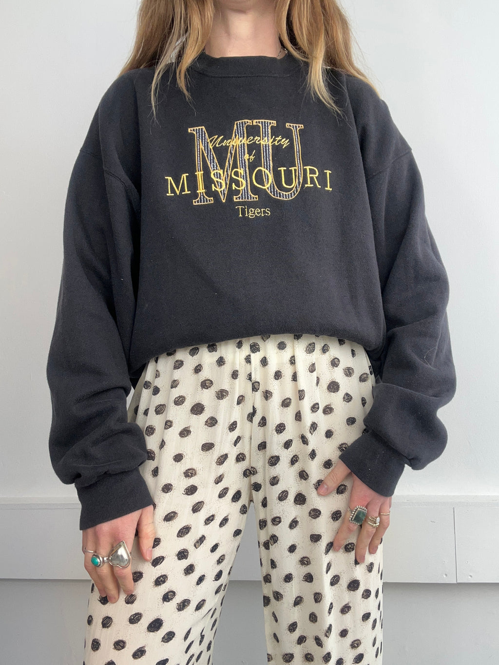 Black Missouri 90's Sweater Size M