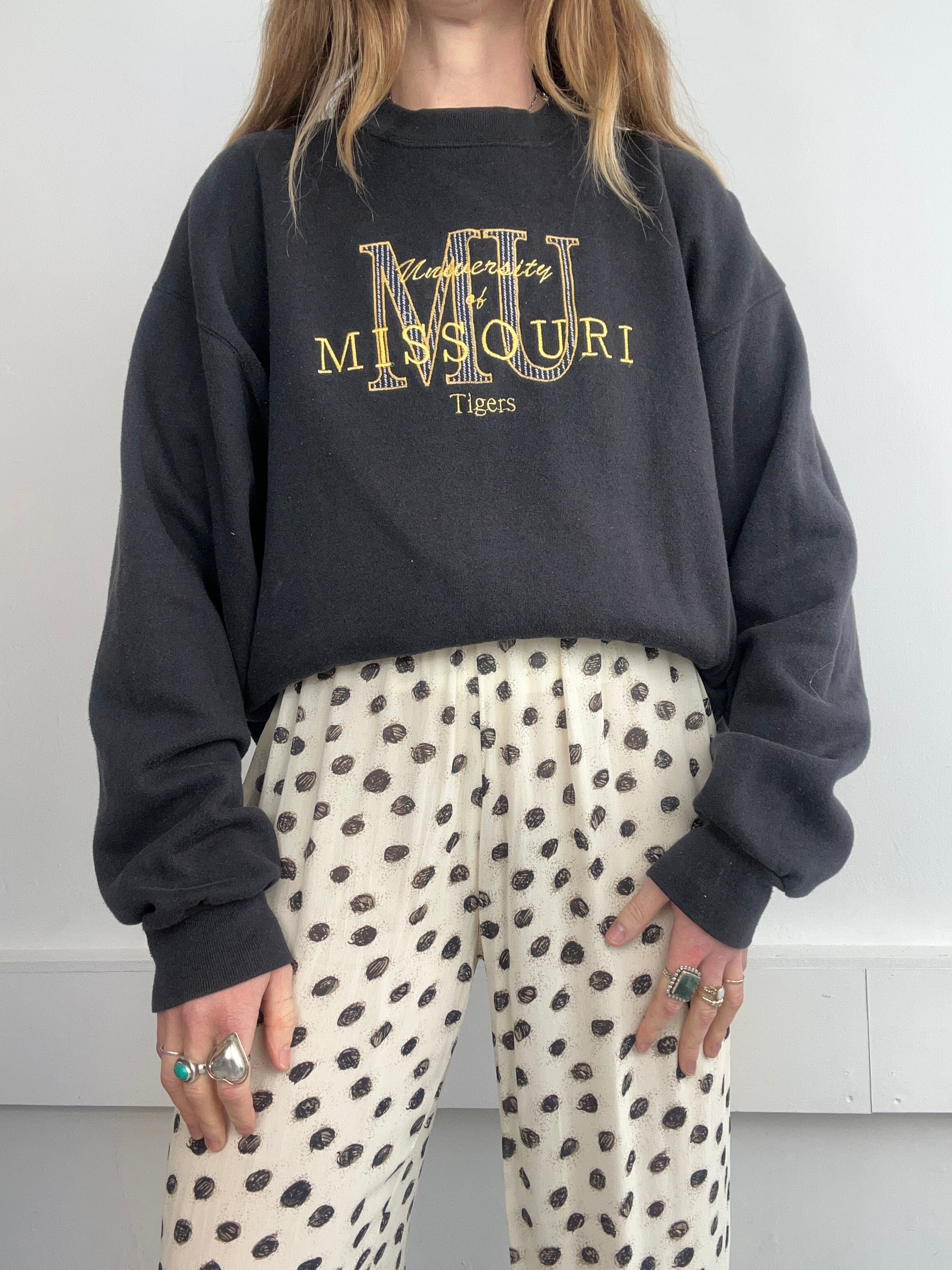 Black Missouri 90's Sweater Size M