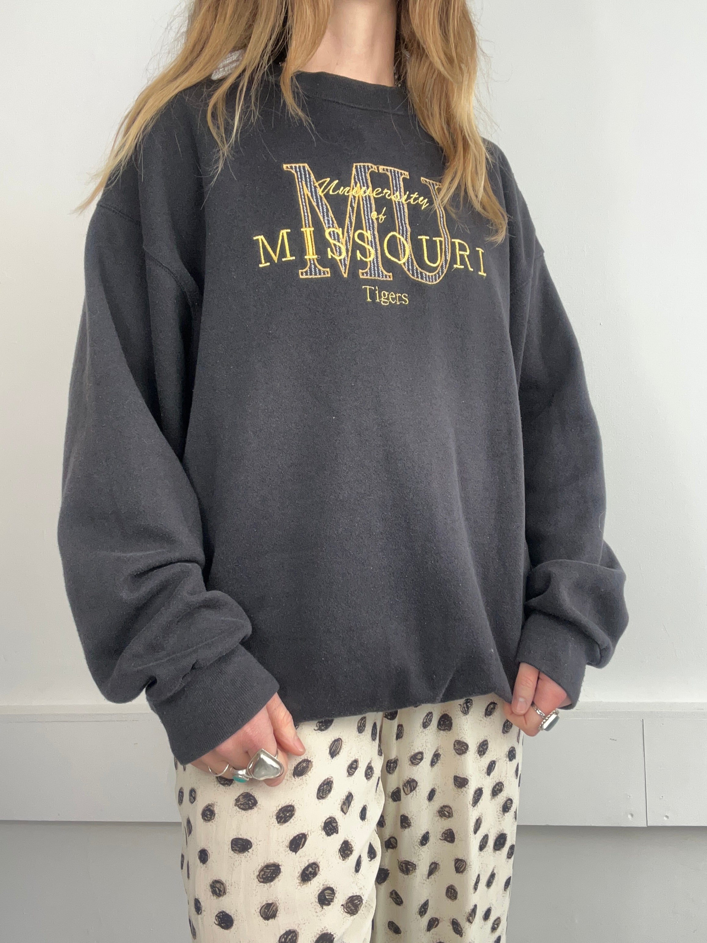 Black Missouri 90's Sweater Size M