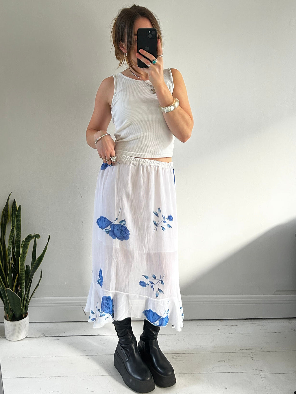 White Floral Ruffle Skirt Size 12/14