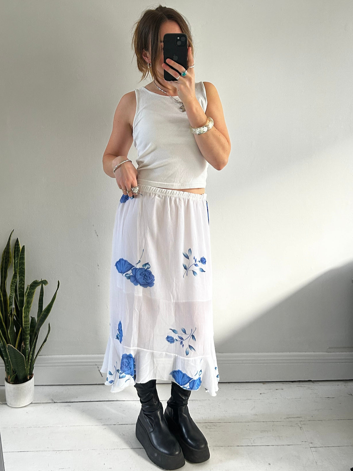 White Floral Ruffle Skirt Size 12/14