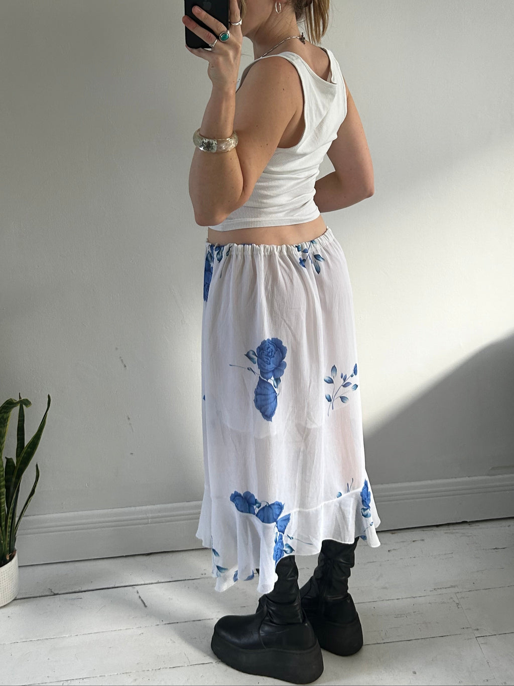 White Floral Ruffle Skirt Size 12/14