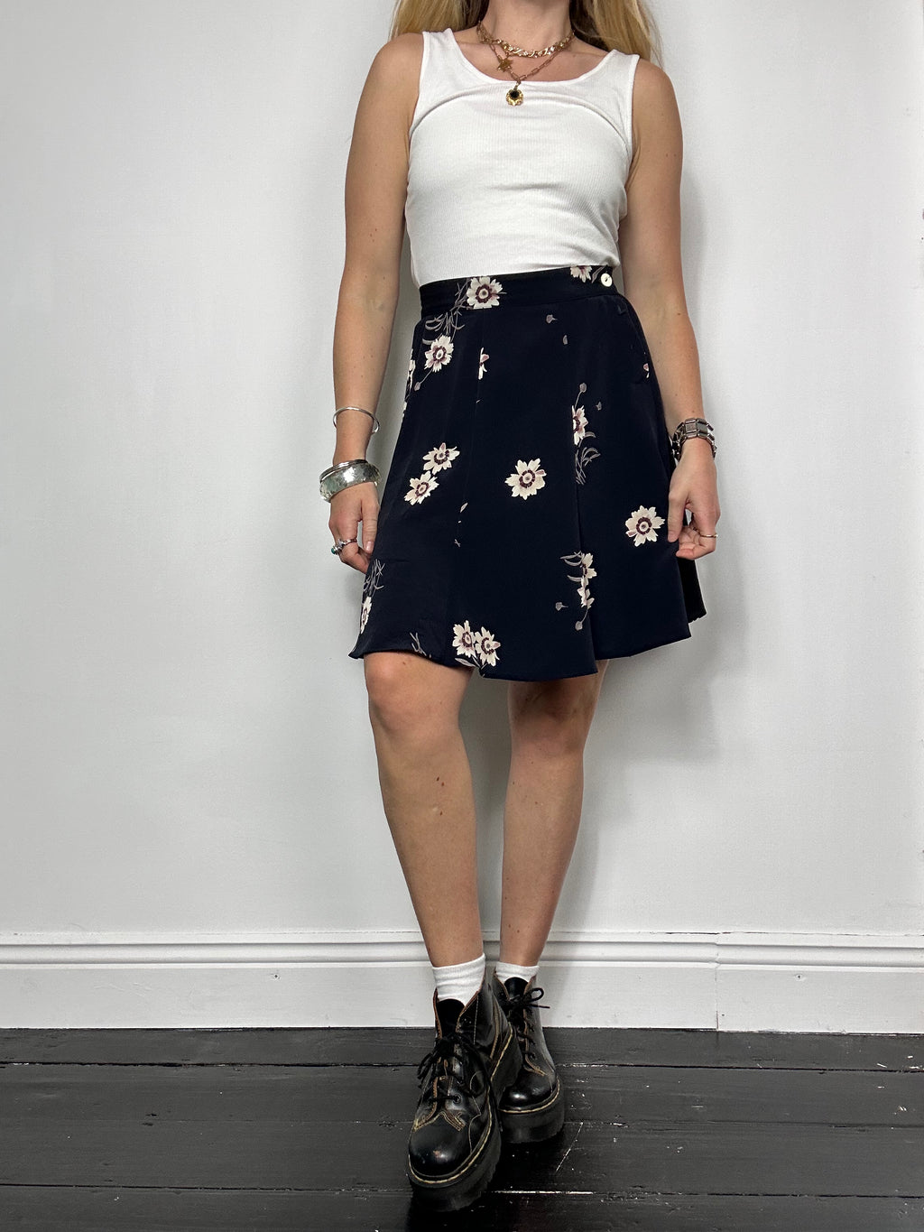 Navy 90's Mini Skirt Size 8