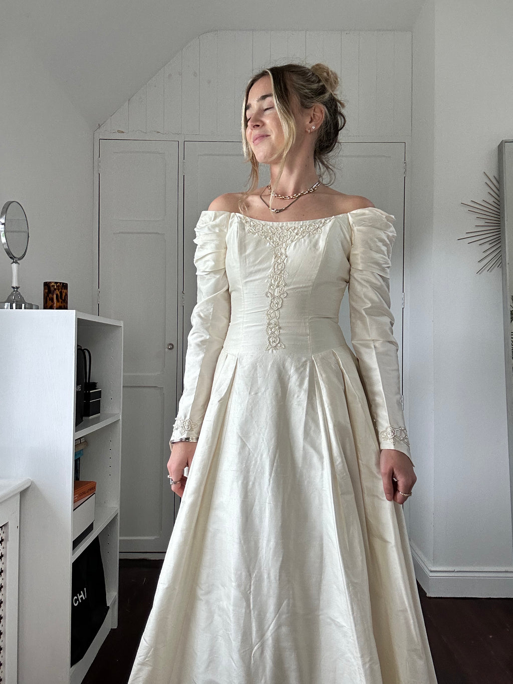 Off White Silk 1980's Wedding Gown Size 8