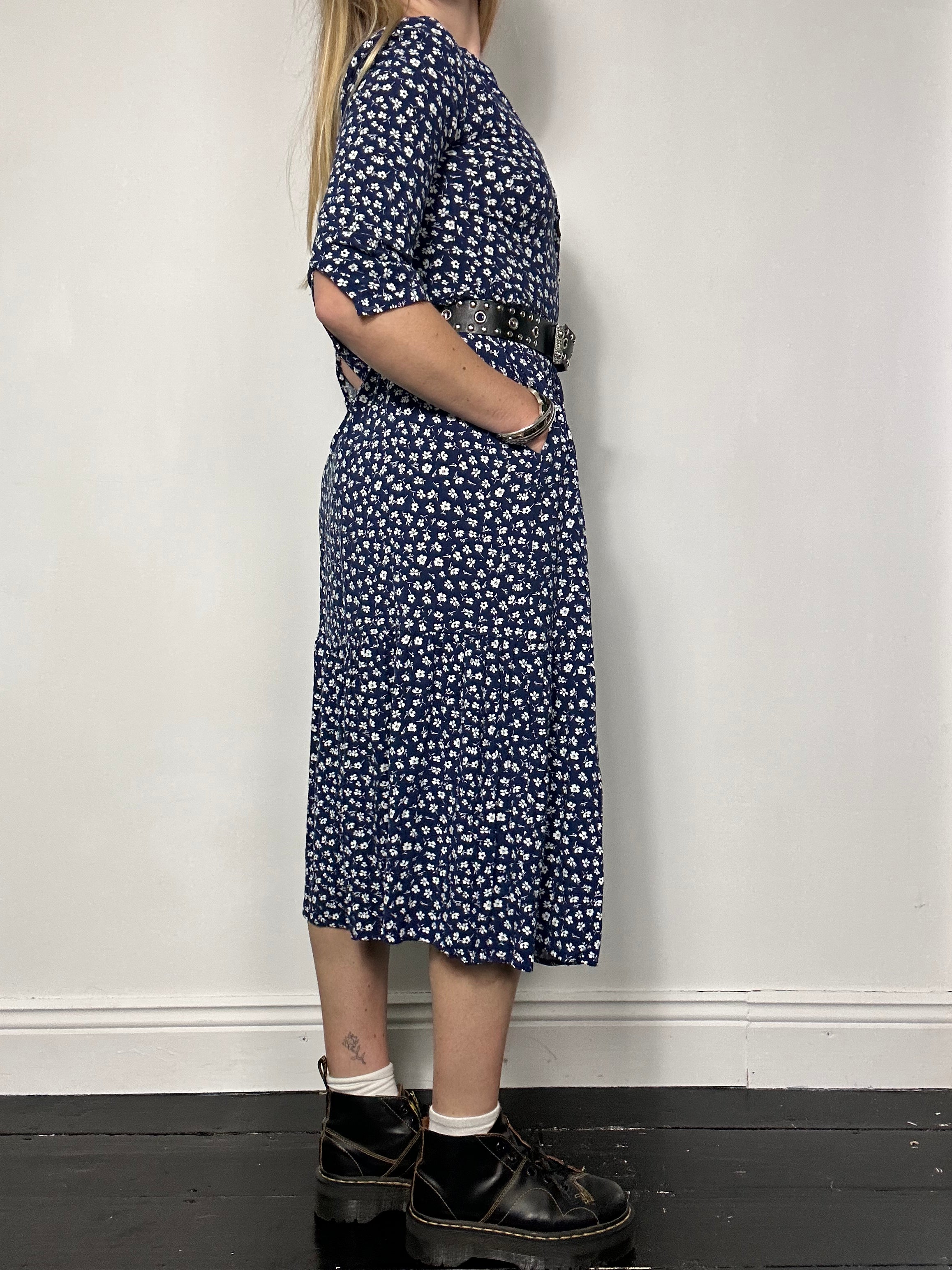 Blue Daisy Flroal Midi Dress Size 8