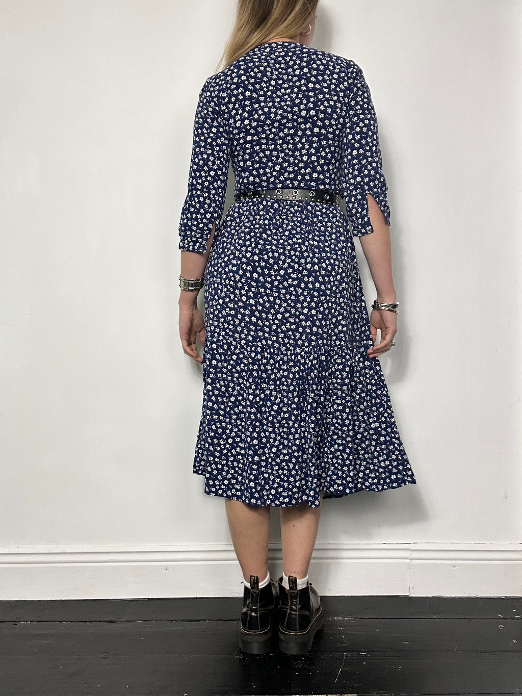 Blue Daisy Flroal Midi Dress Size 8