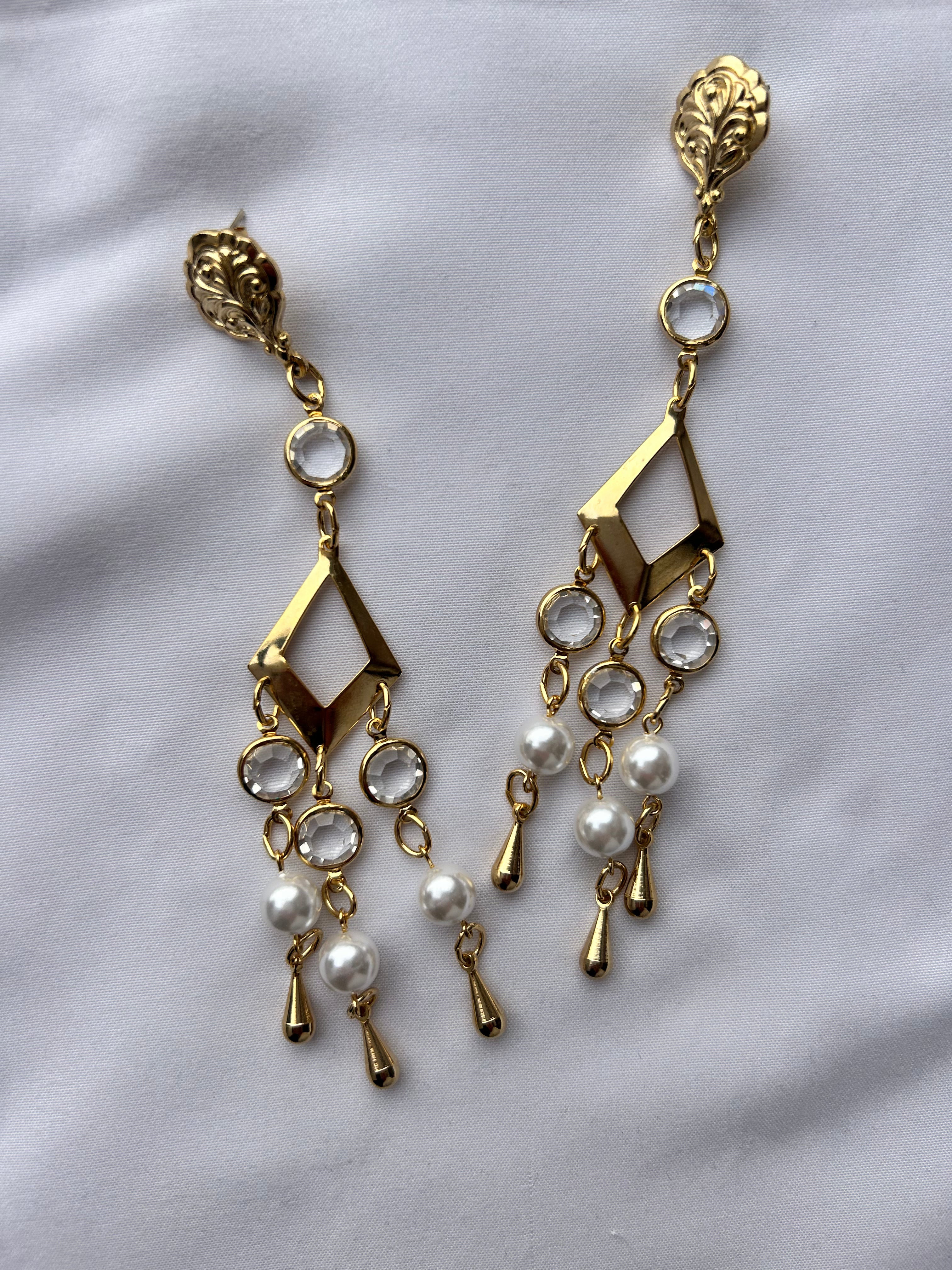 Pearl Drop Earrings 80's