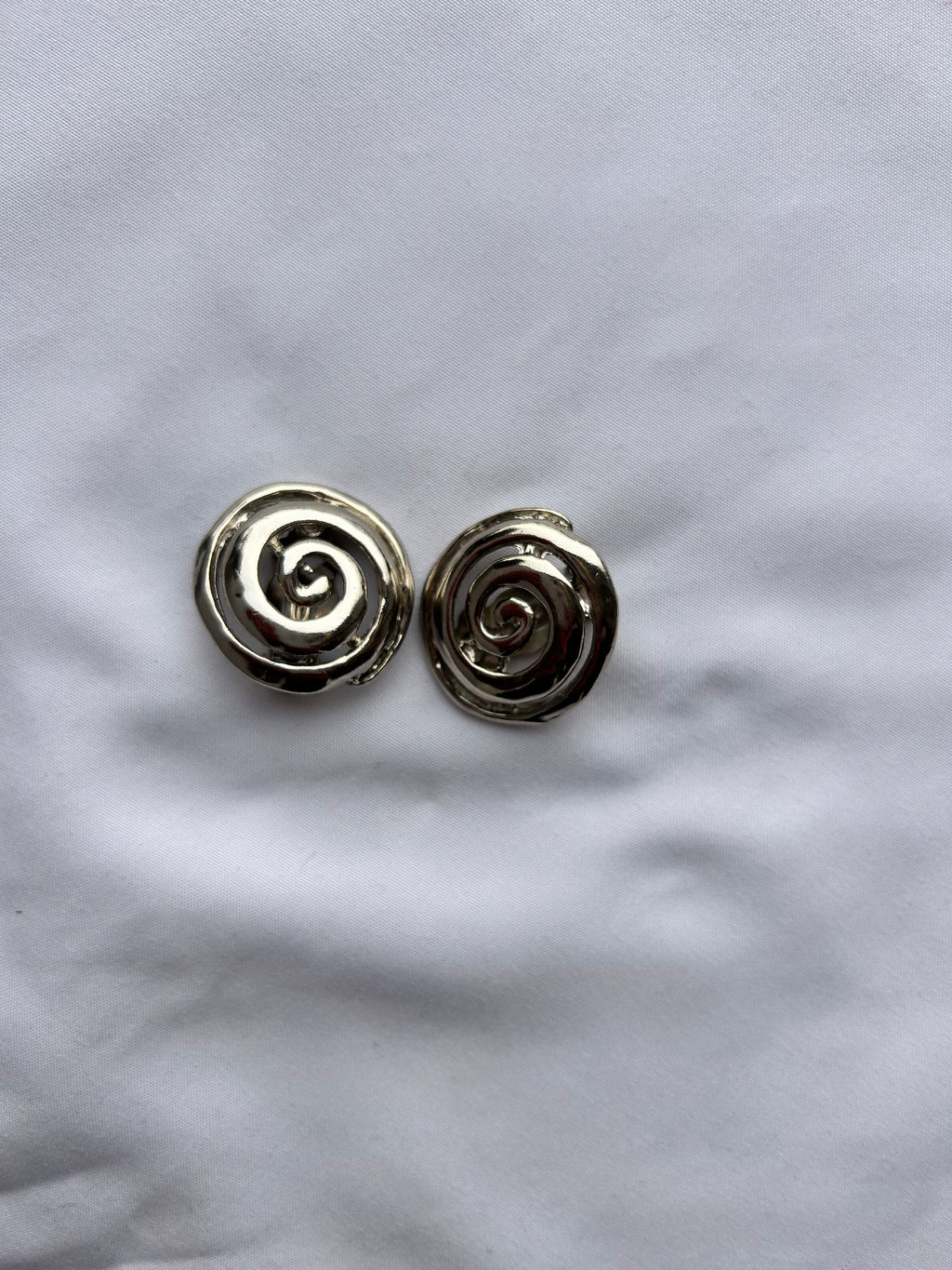 Silver Plated Swirl Clip On Warrings