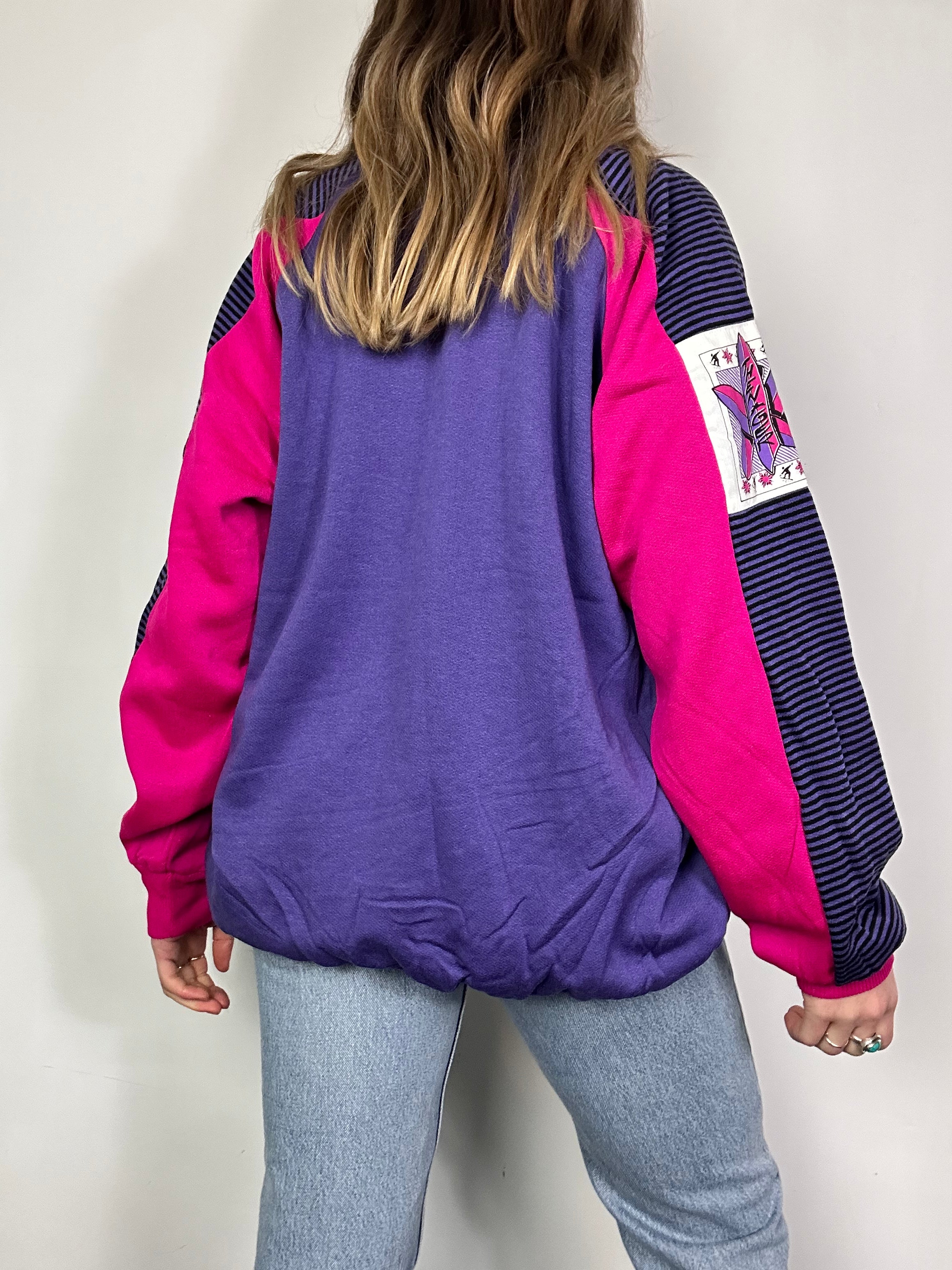 90's Surfing Sweater Size L