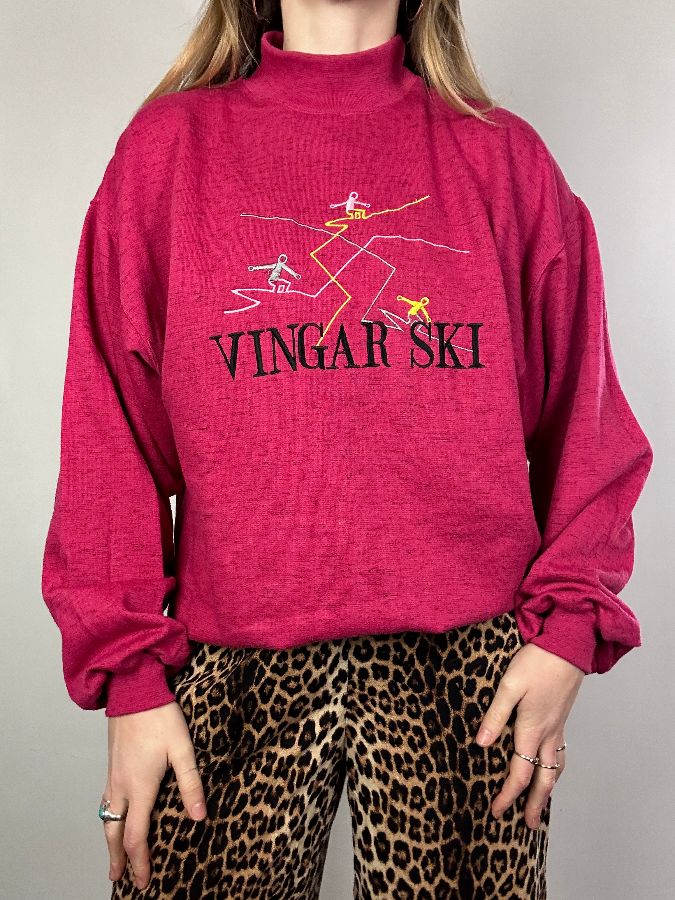 Skiing Pink 90's Sweater Size S