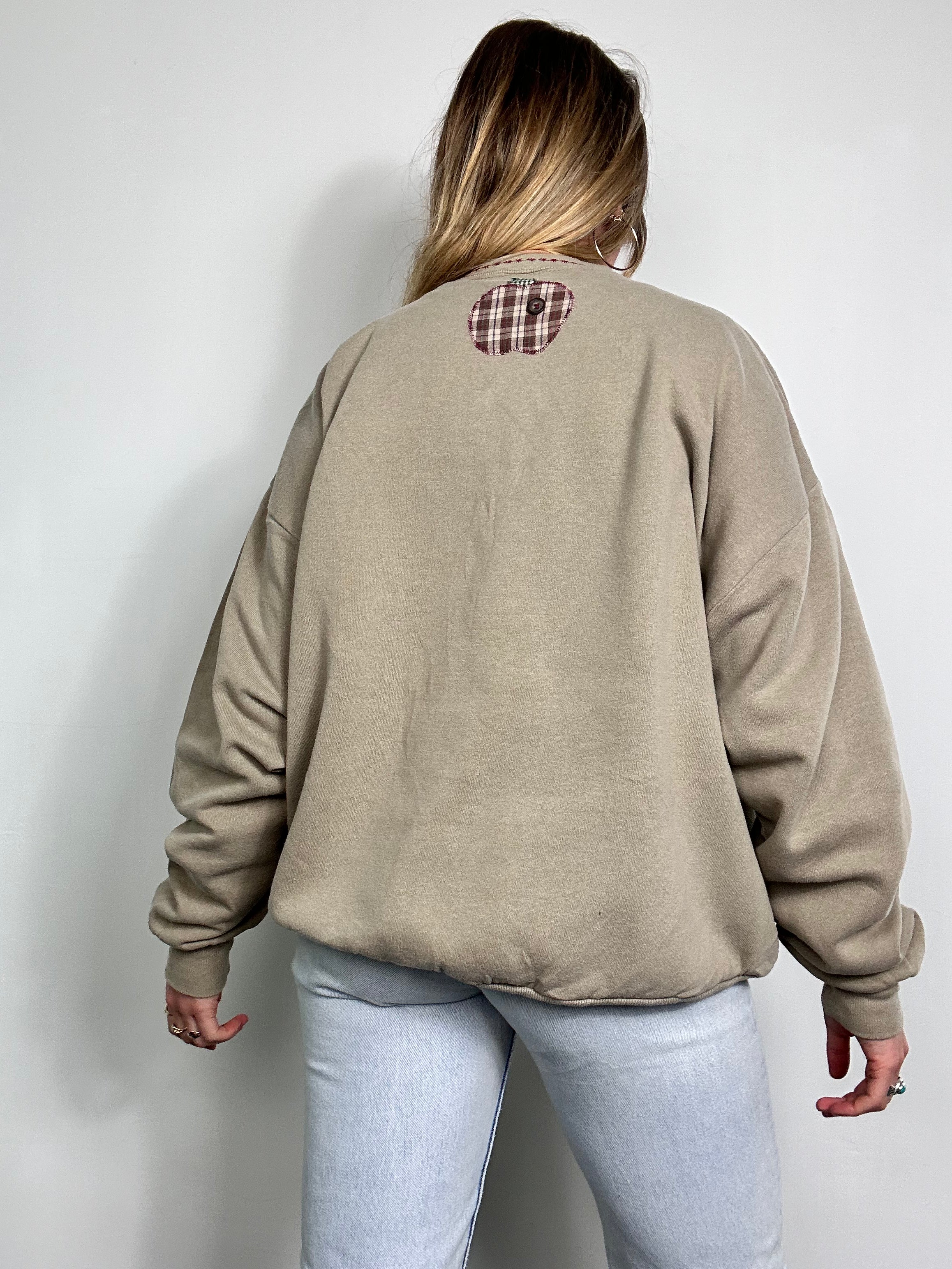 Apple 90's Sweater Size M