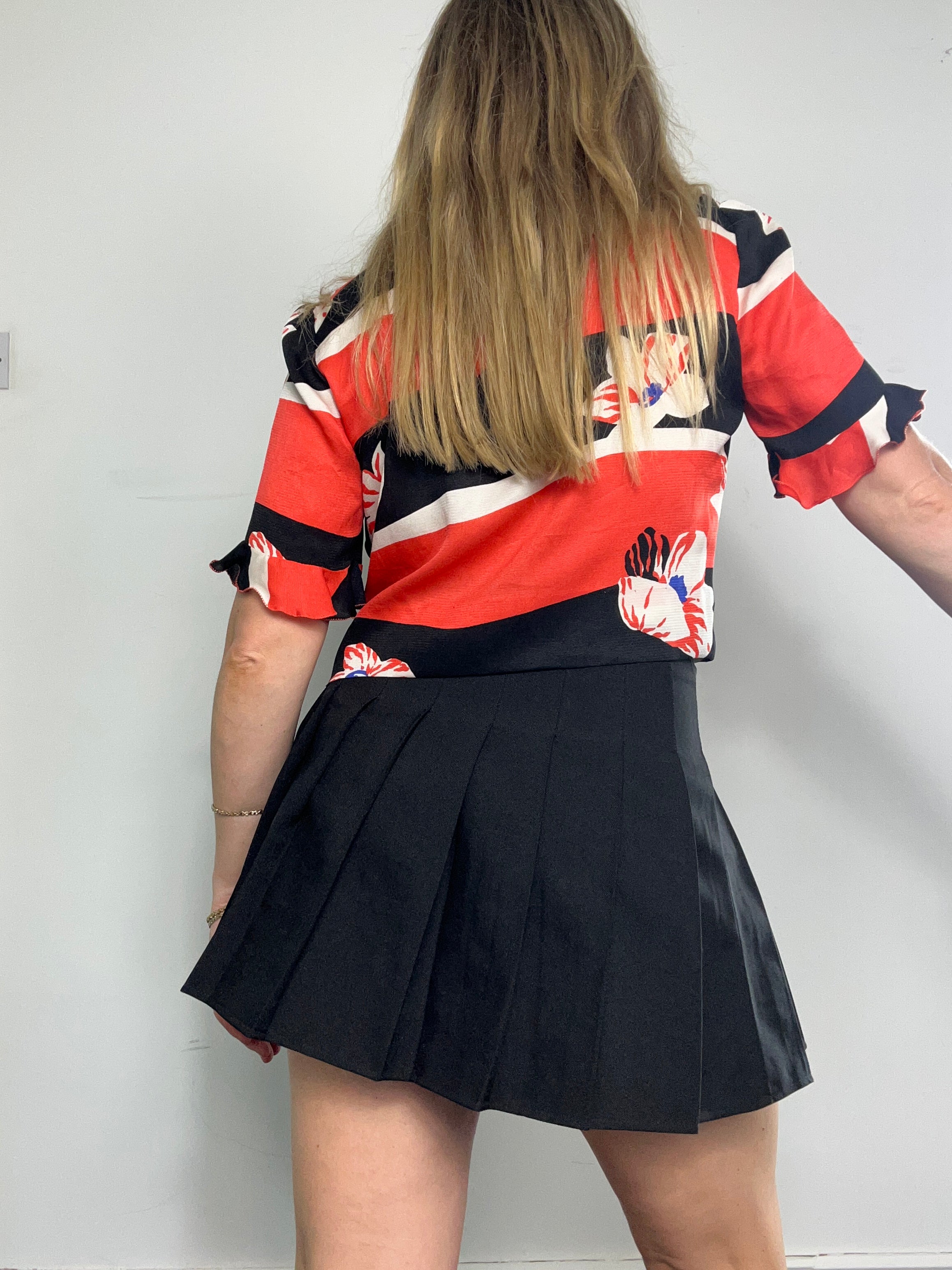 70's Cropped Shirt Size 8/10