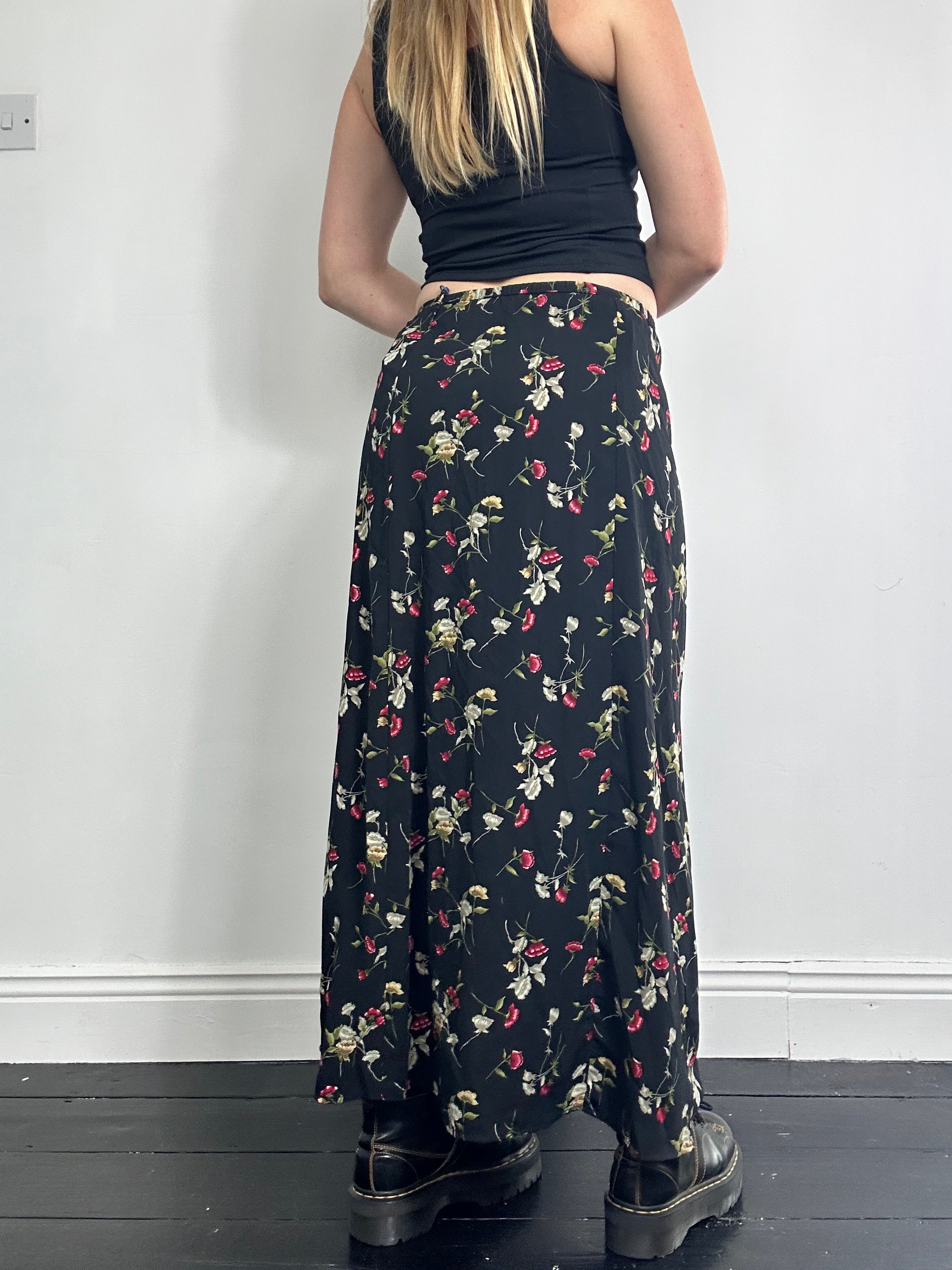 Black flroal 90's Midi Skirt Size 10/12
