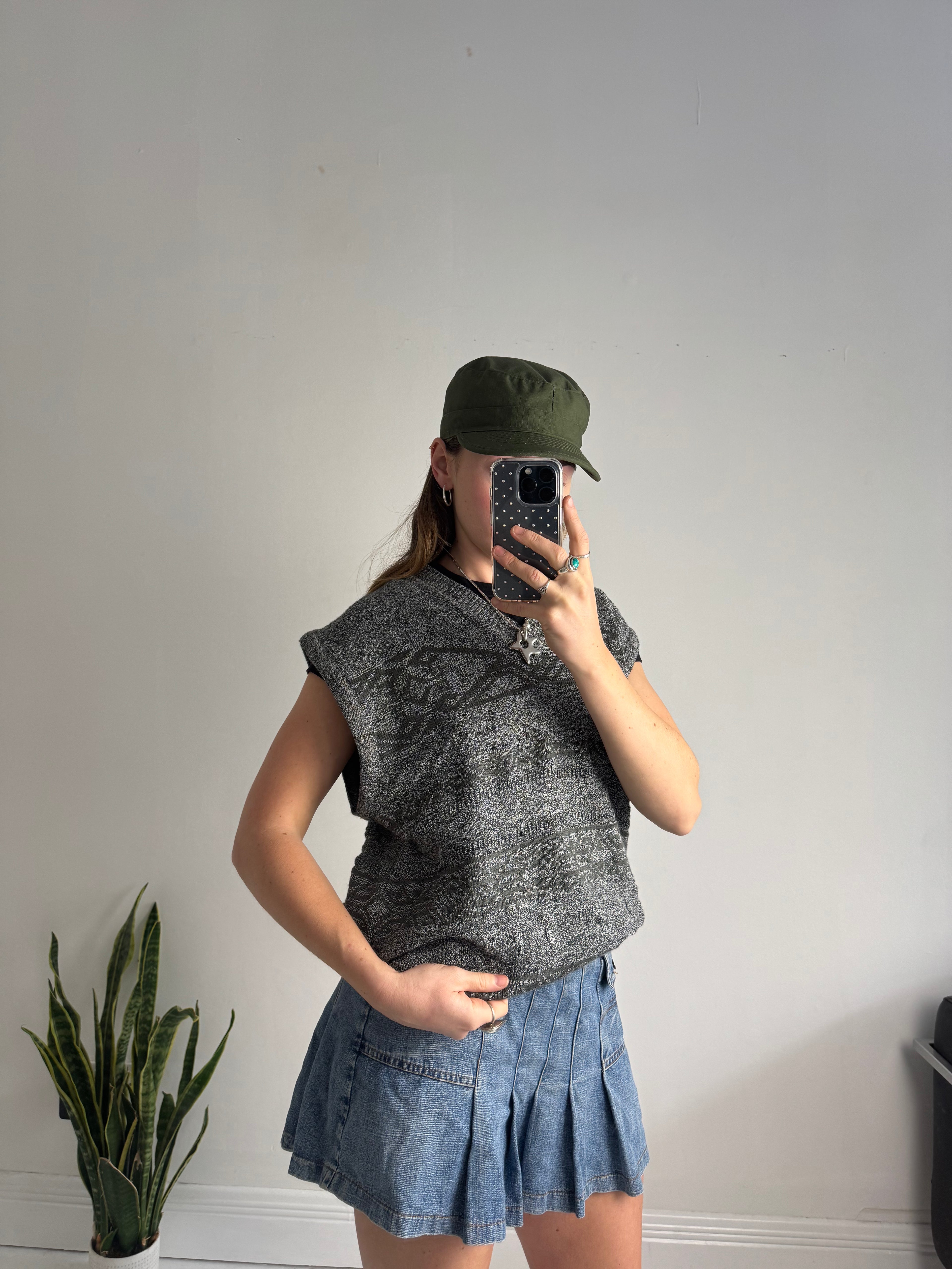 Grey Knitted Sweater Vest Size M