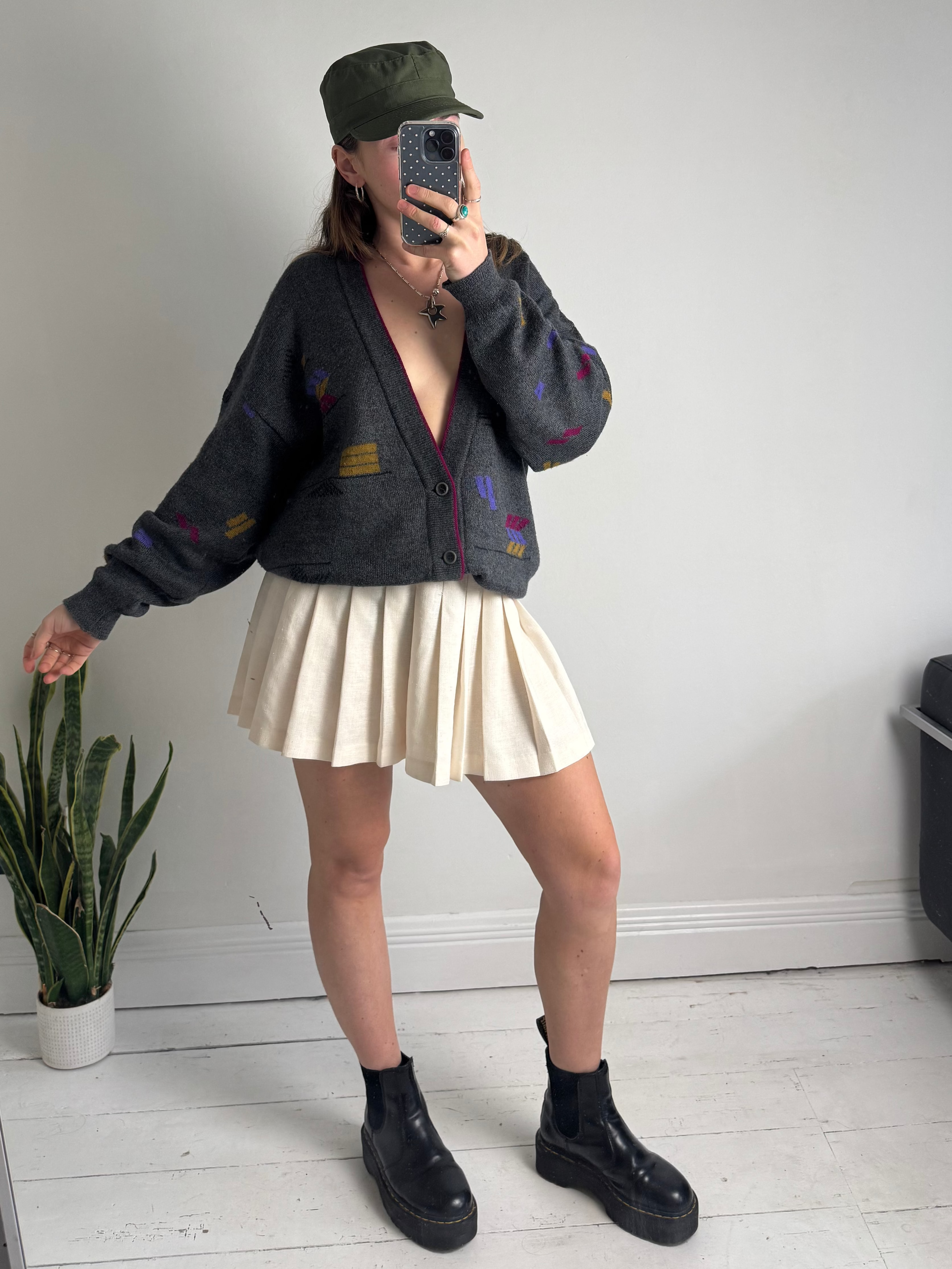 Grey 80's V Neck Cardi Size M