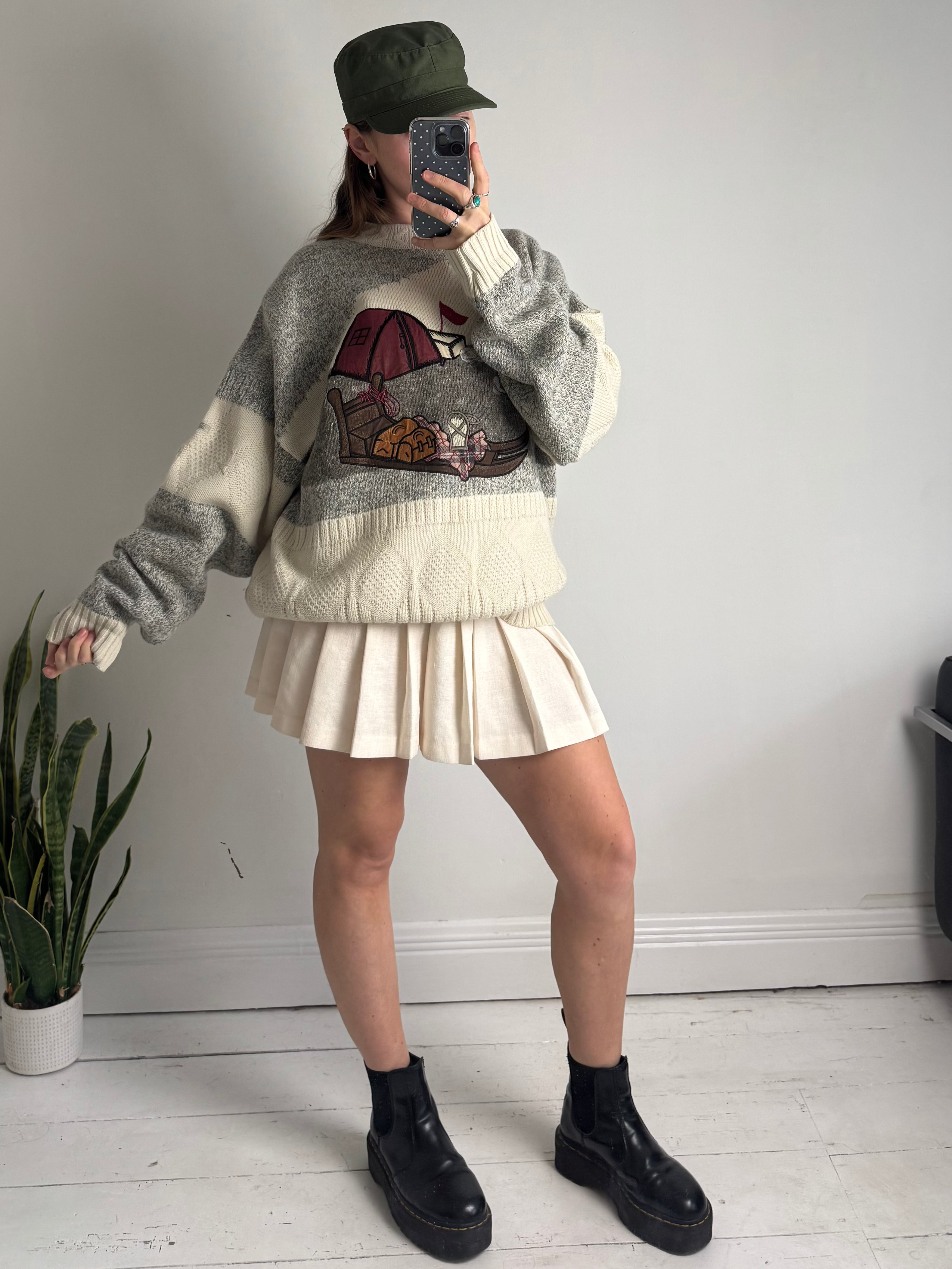 Knitted 80's Embroidered Sweater Size L