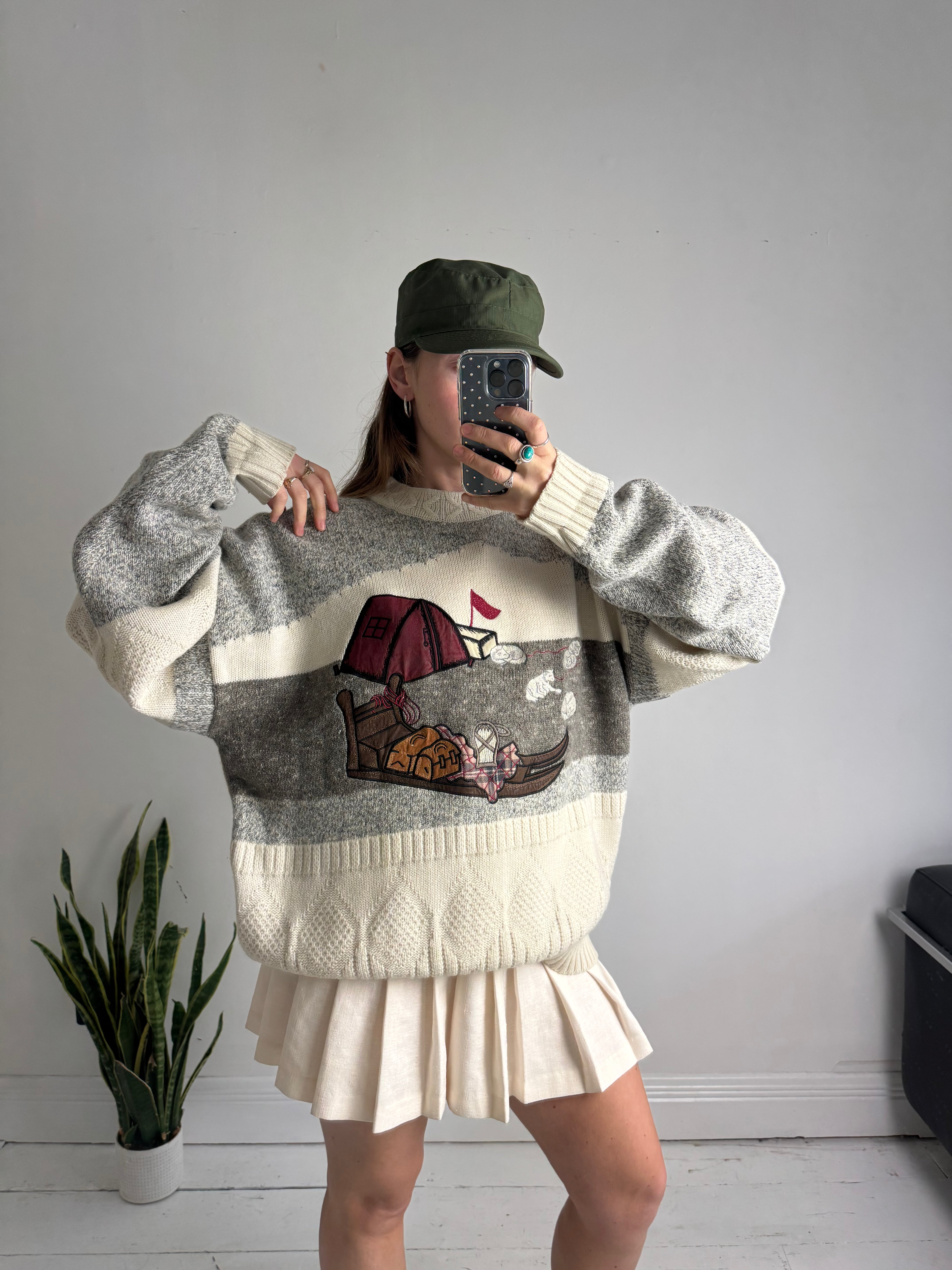 Knitted 80's Embroidered Sweater Size L