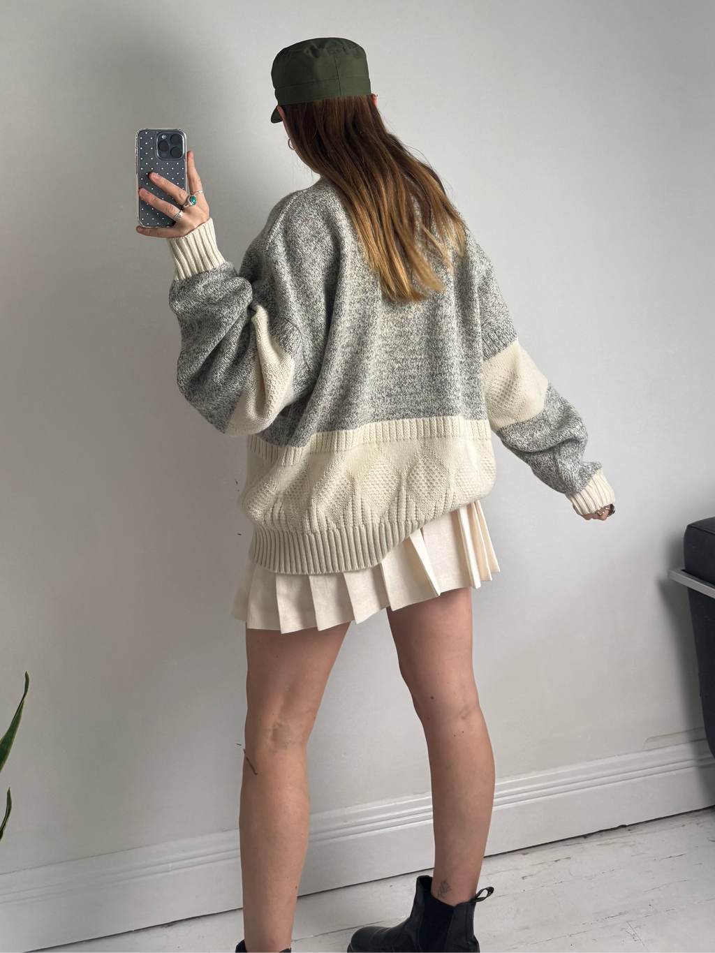 Knitted 80's Embroidered Sweater Size L