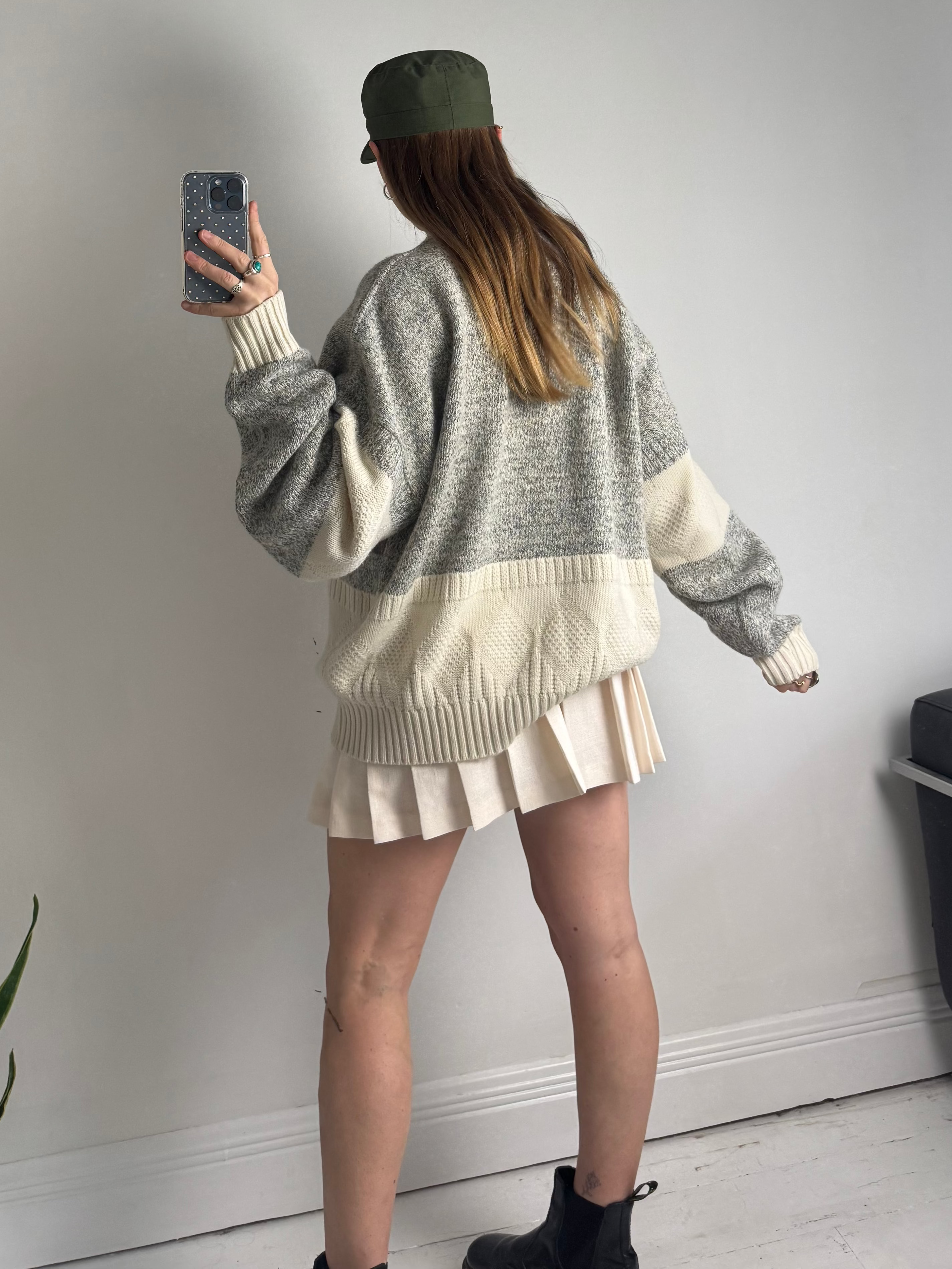 Knitted 80's Embroidered Sweater Size L