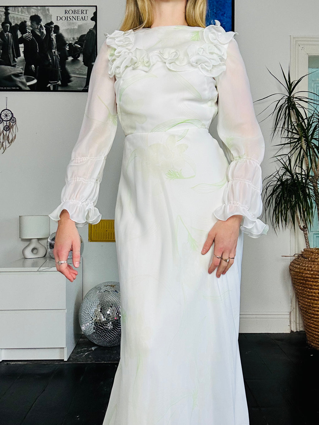 1970's Ruffle Wedding Dress Size 6