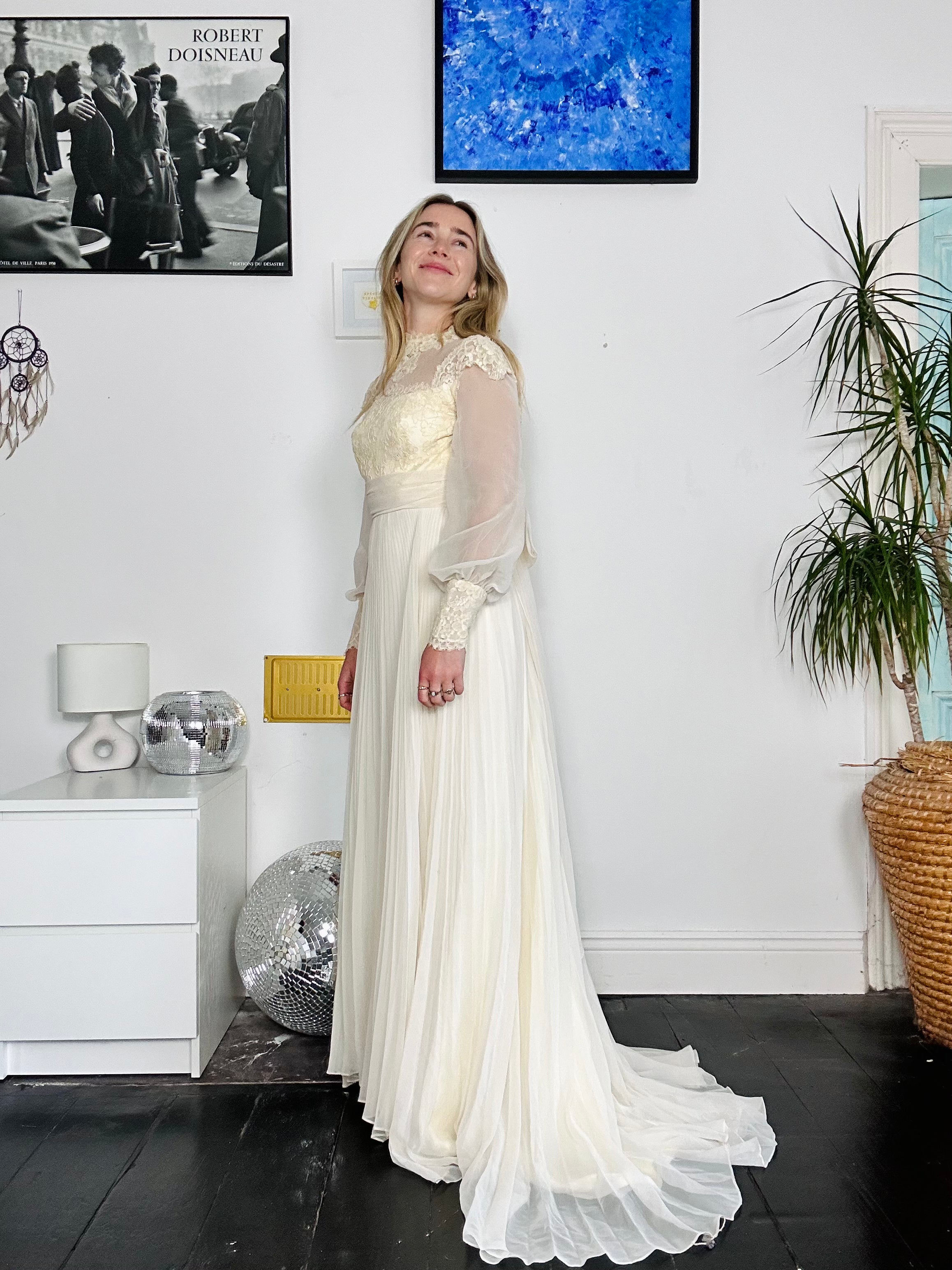 1970's Cream Lace Dress Size 6