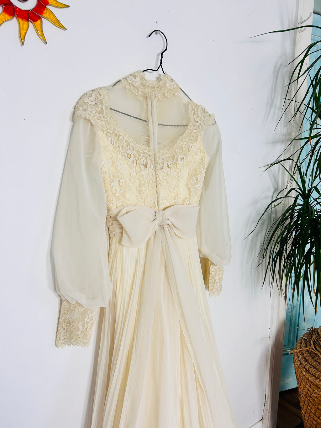 1970's Cream Lace Dress Size 6