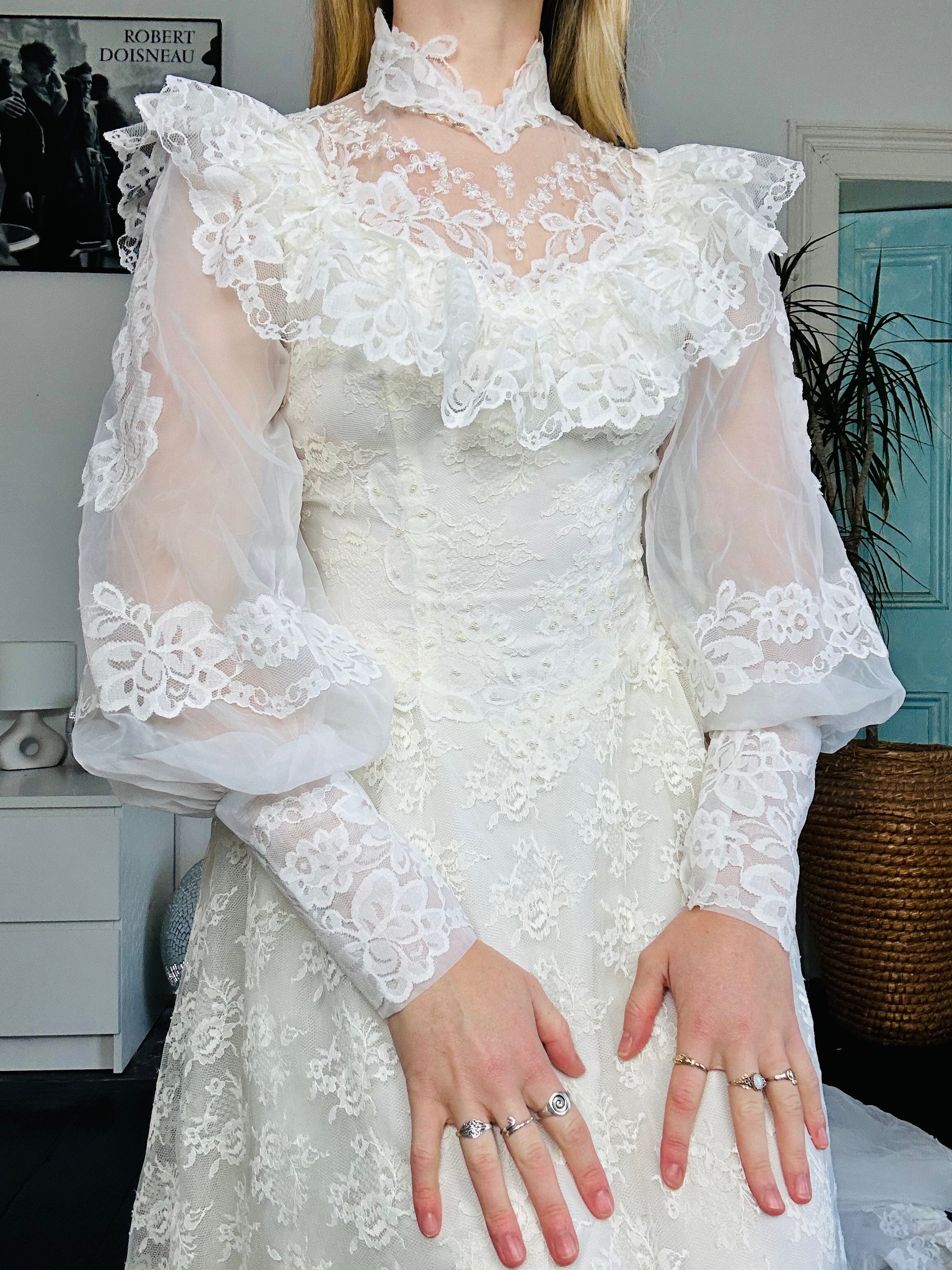 Lace 1970's Wedding Dress Size 8