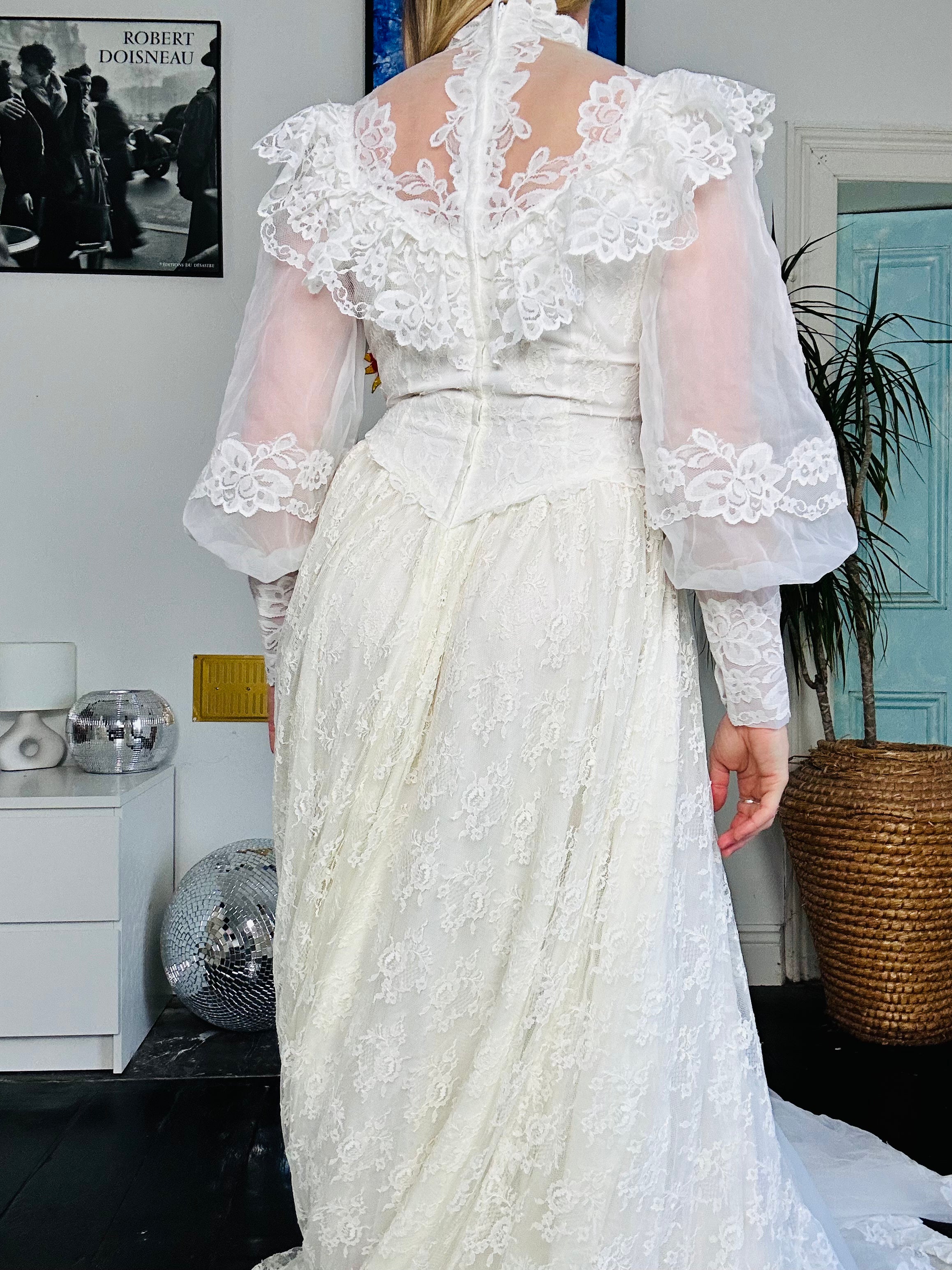 Lace 1970's Wedding Dress Size 8