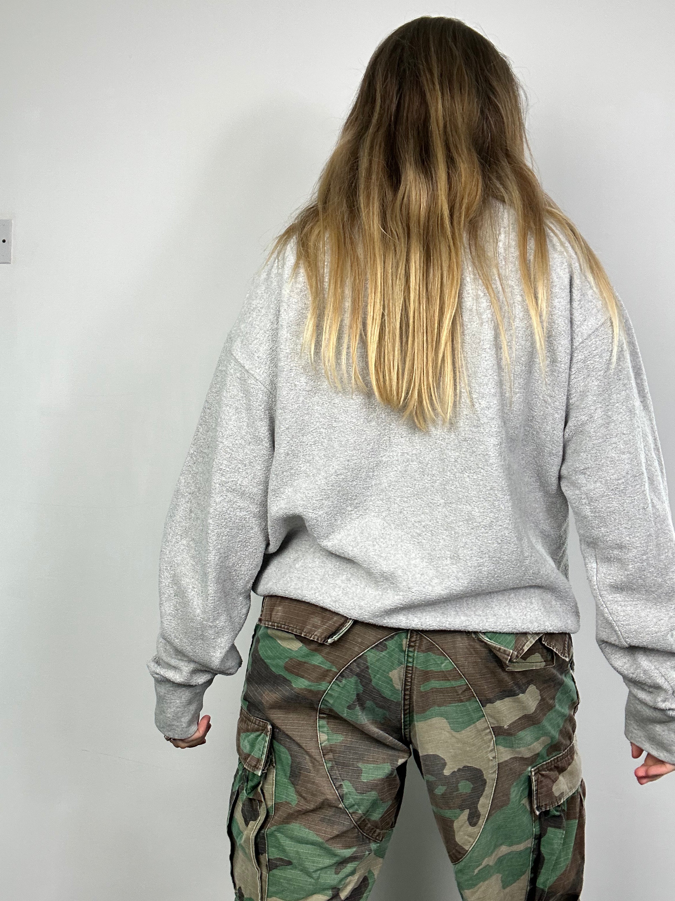 Grey 90's Chinese Symbol Sweater Size M