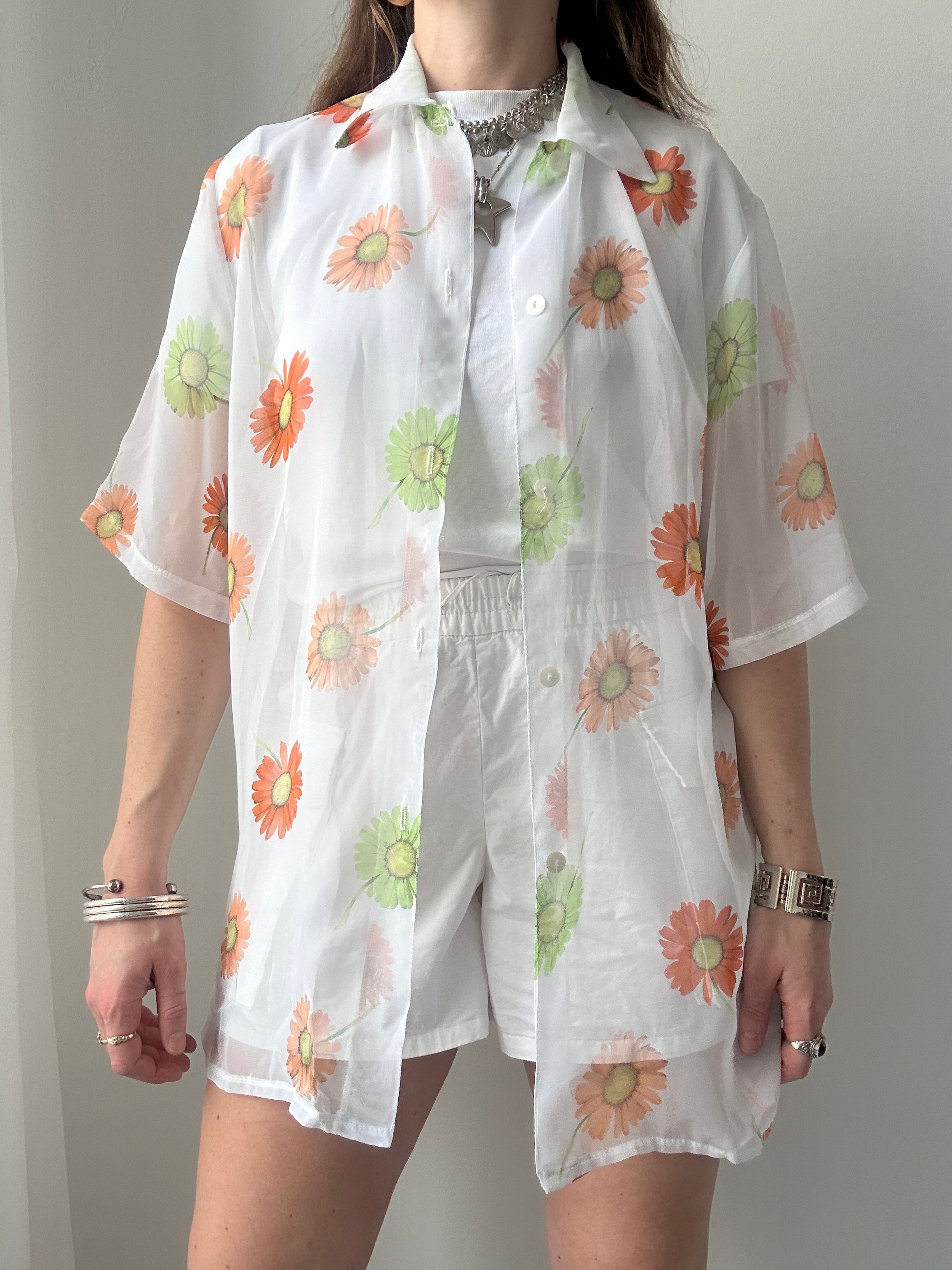 Sheer Diasy Print 90' sShirt Size M/L