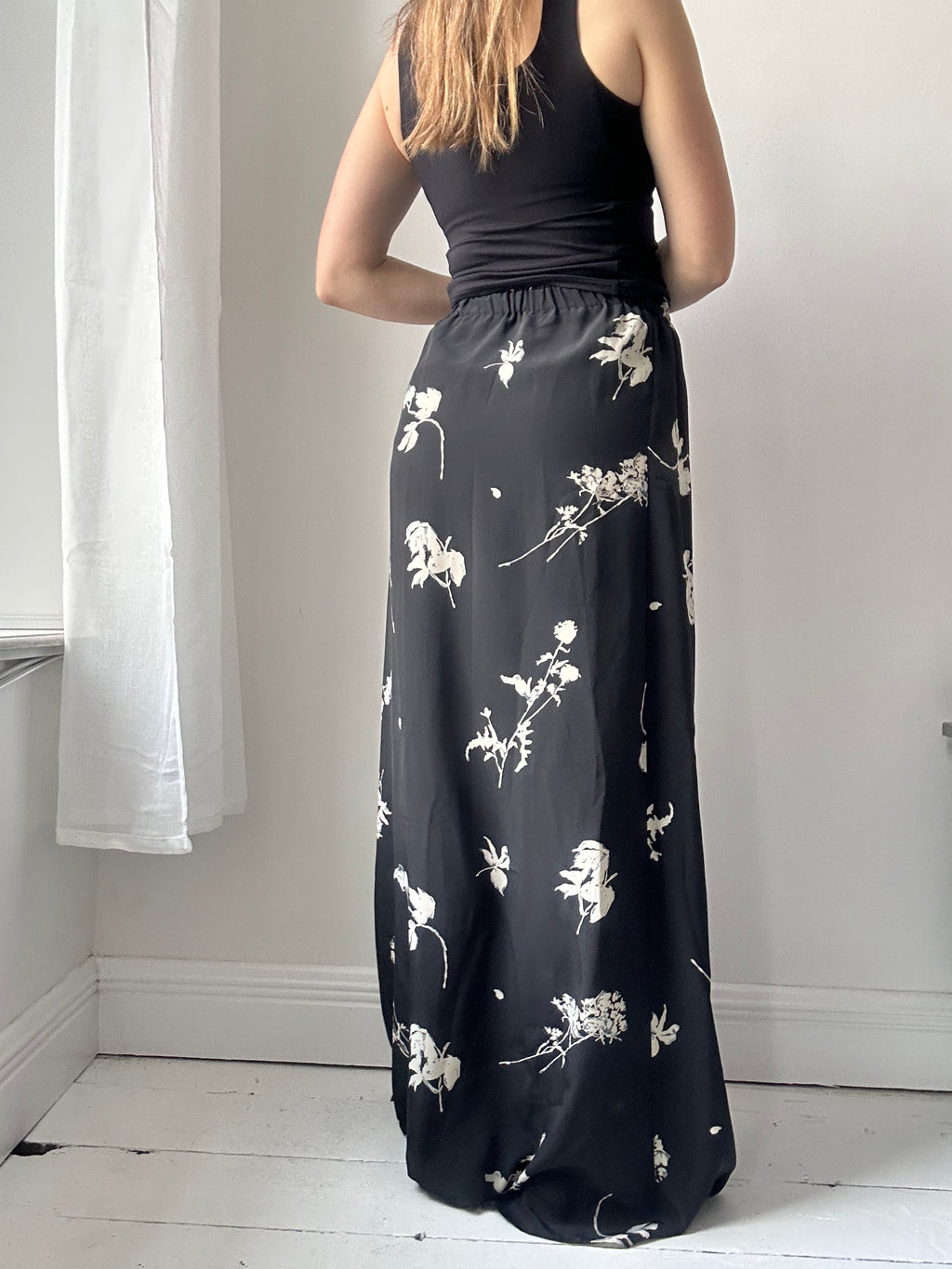 Black Maxi Floral Skirt Size 8