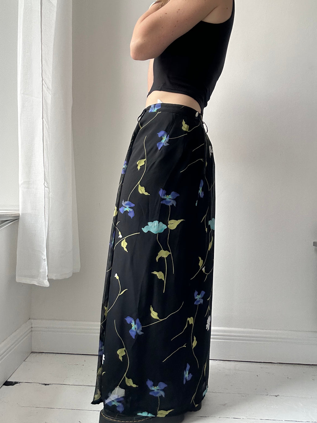 Black Flroal 90's Midi Skirt Ajustable Size 8/10/12