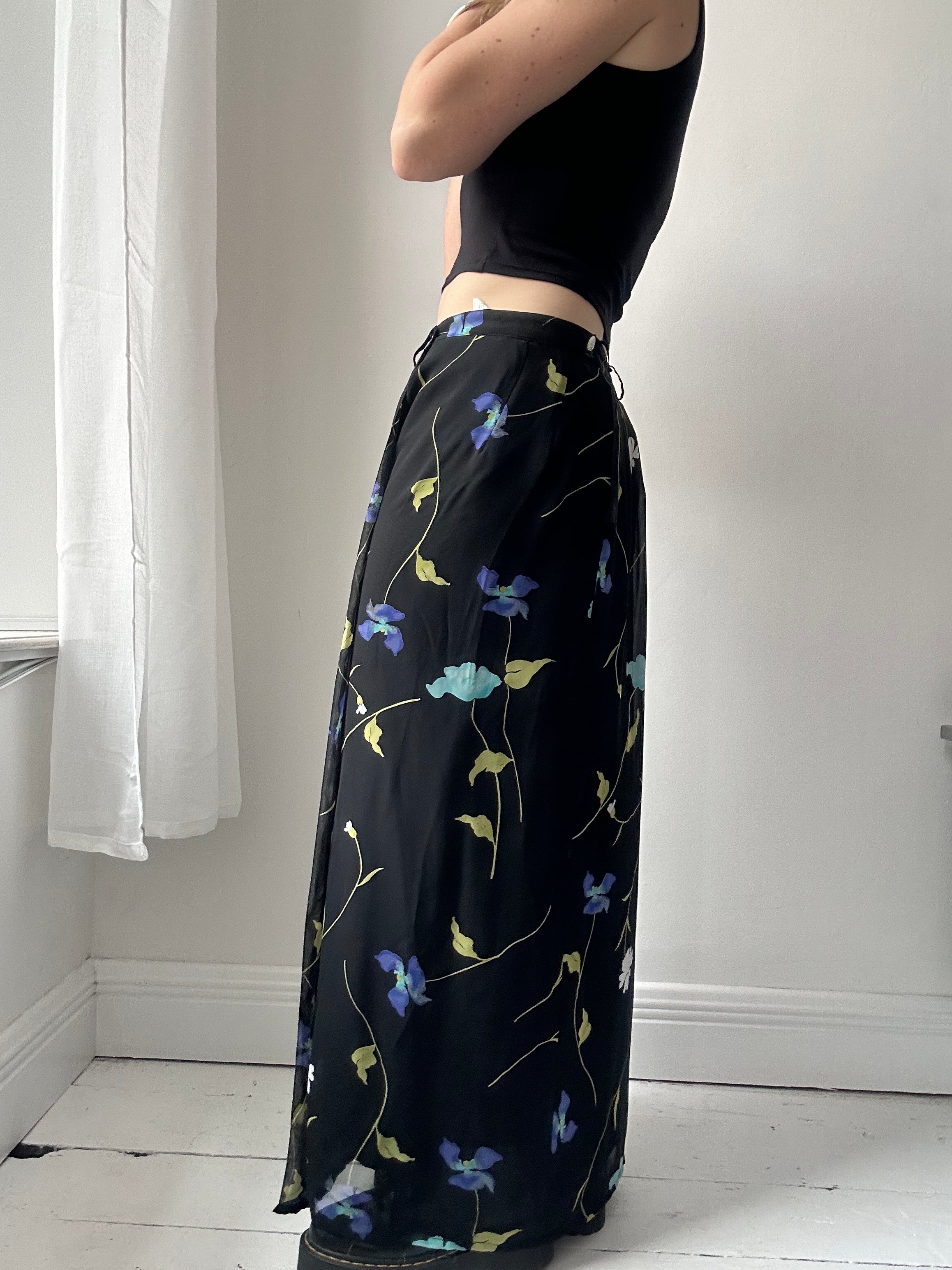 Black Flroal 90's Midi Skirt Ajustable Size 8/10/12