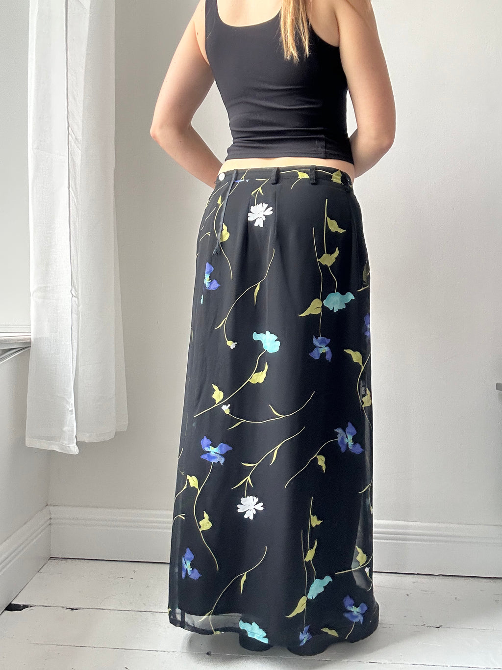 Black Flroal 90's Midi Skirt Ajustable Size 8/10/12